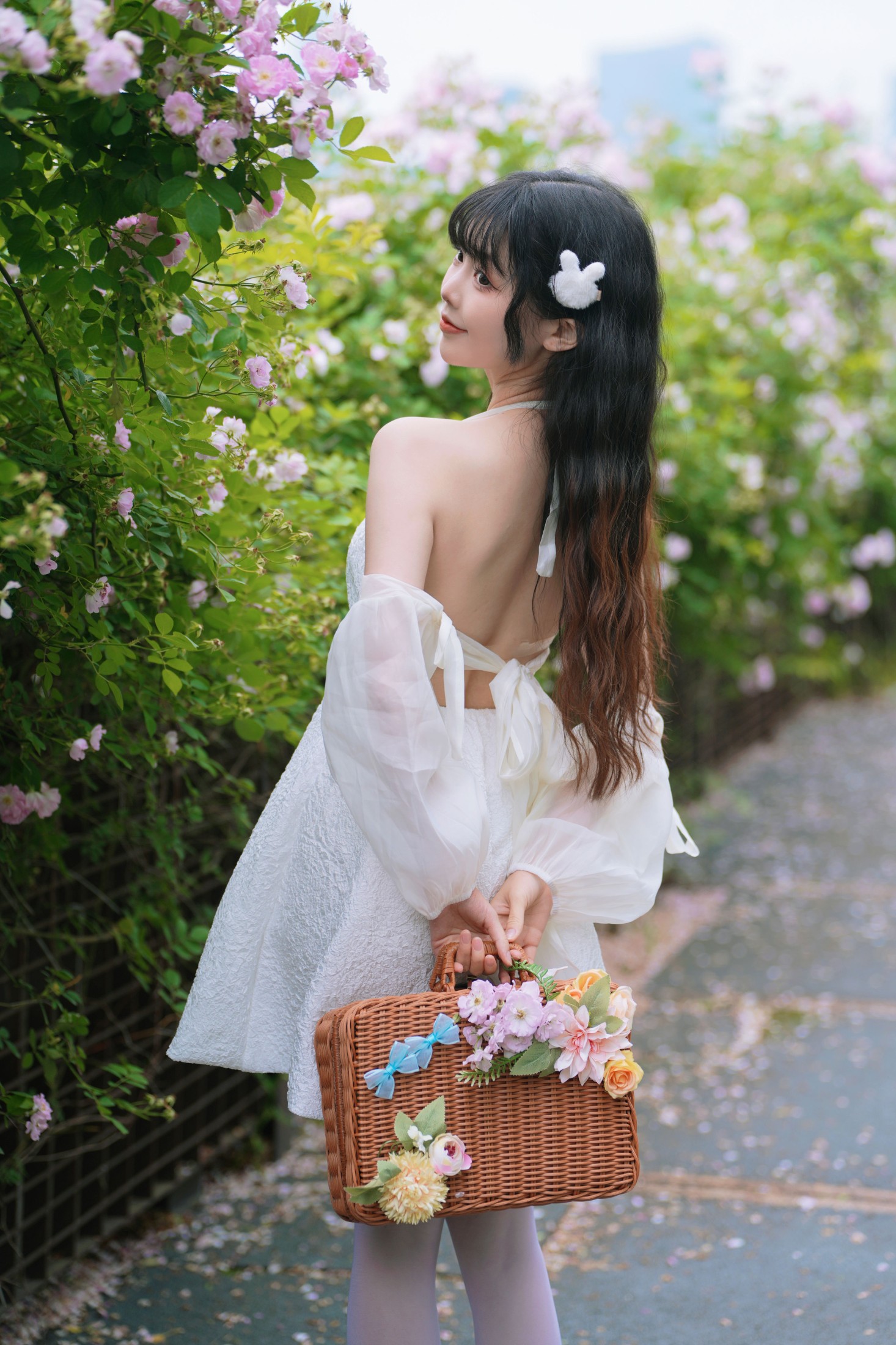 丝言不吃包子 – 《初恋蔷薇花》[54P]