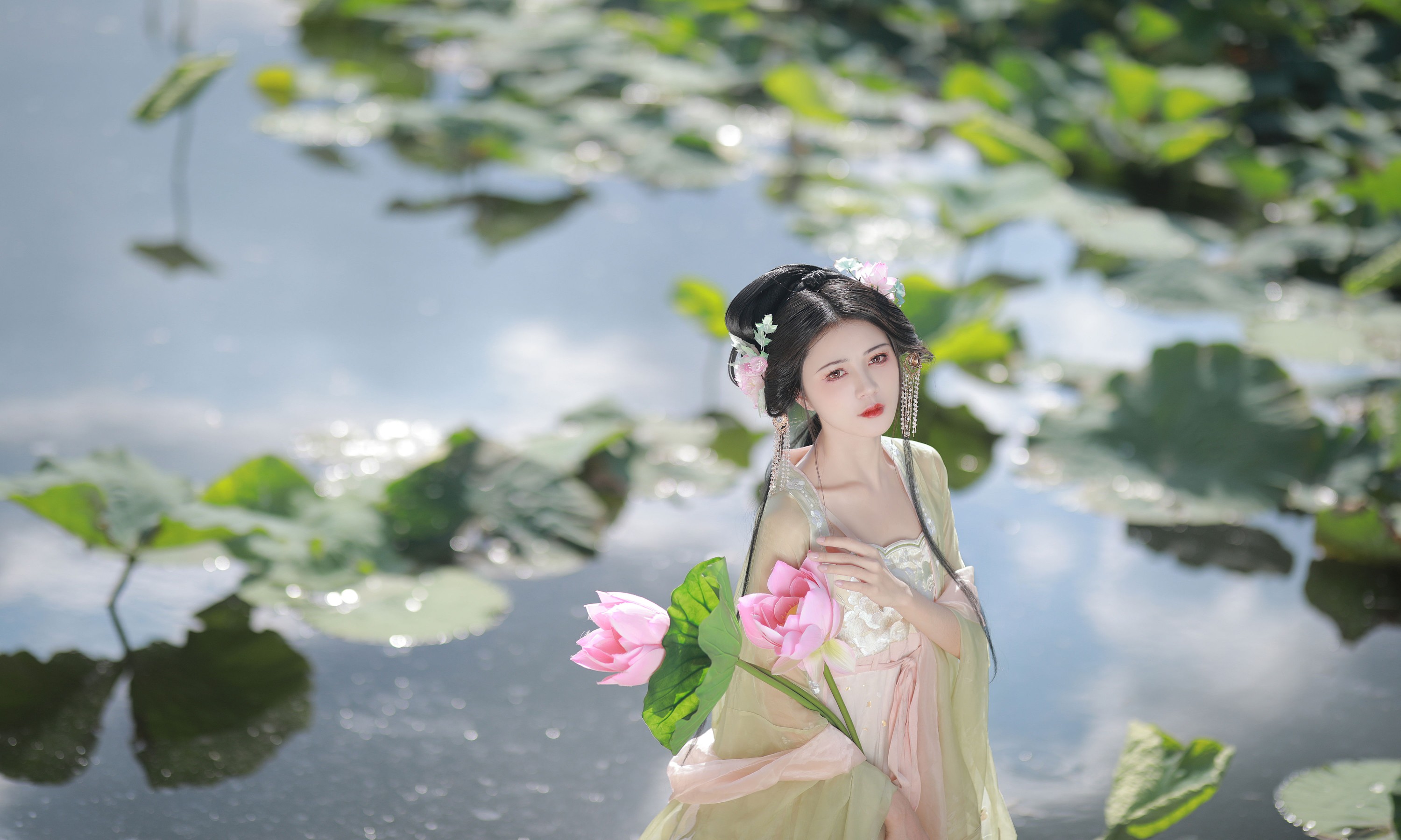 吾岁岁 – 《误入藕花深处》[28P]