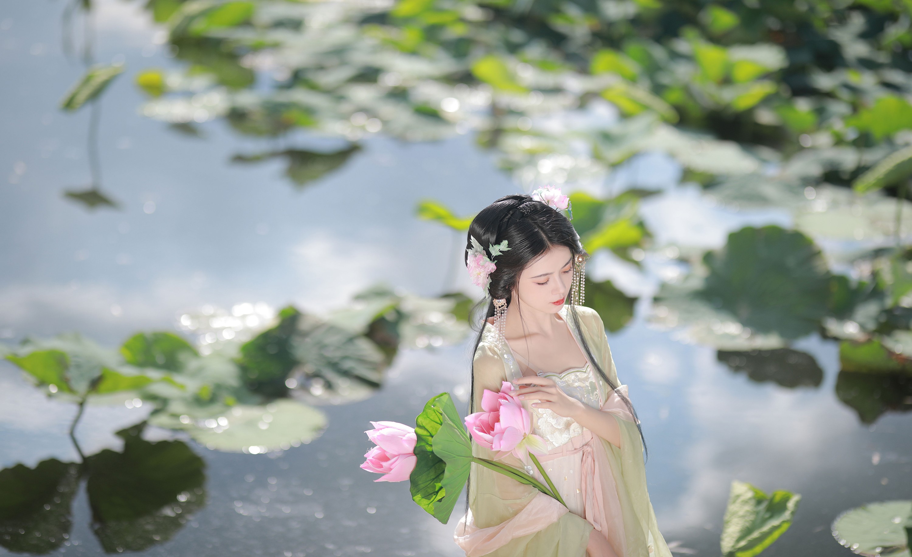 吾岁岁 – 《误入藕花深处》[28P]