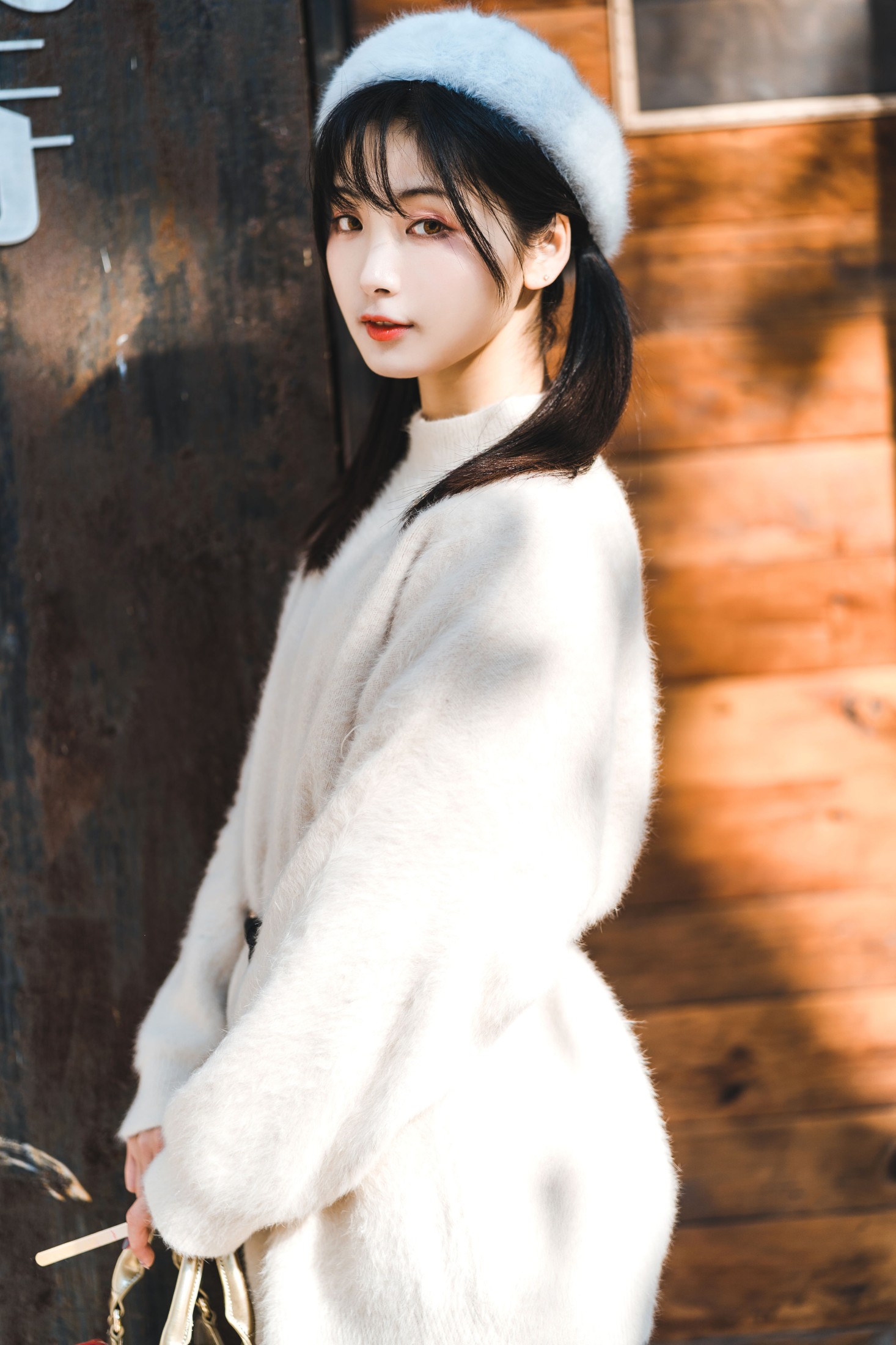 瘾卿_Kaya – 《武康少女写真》[24P]