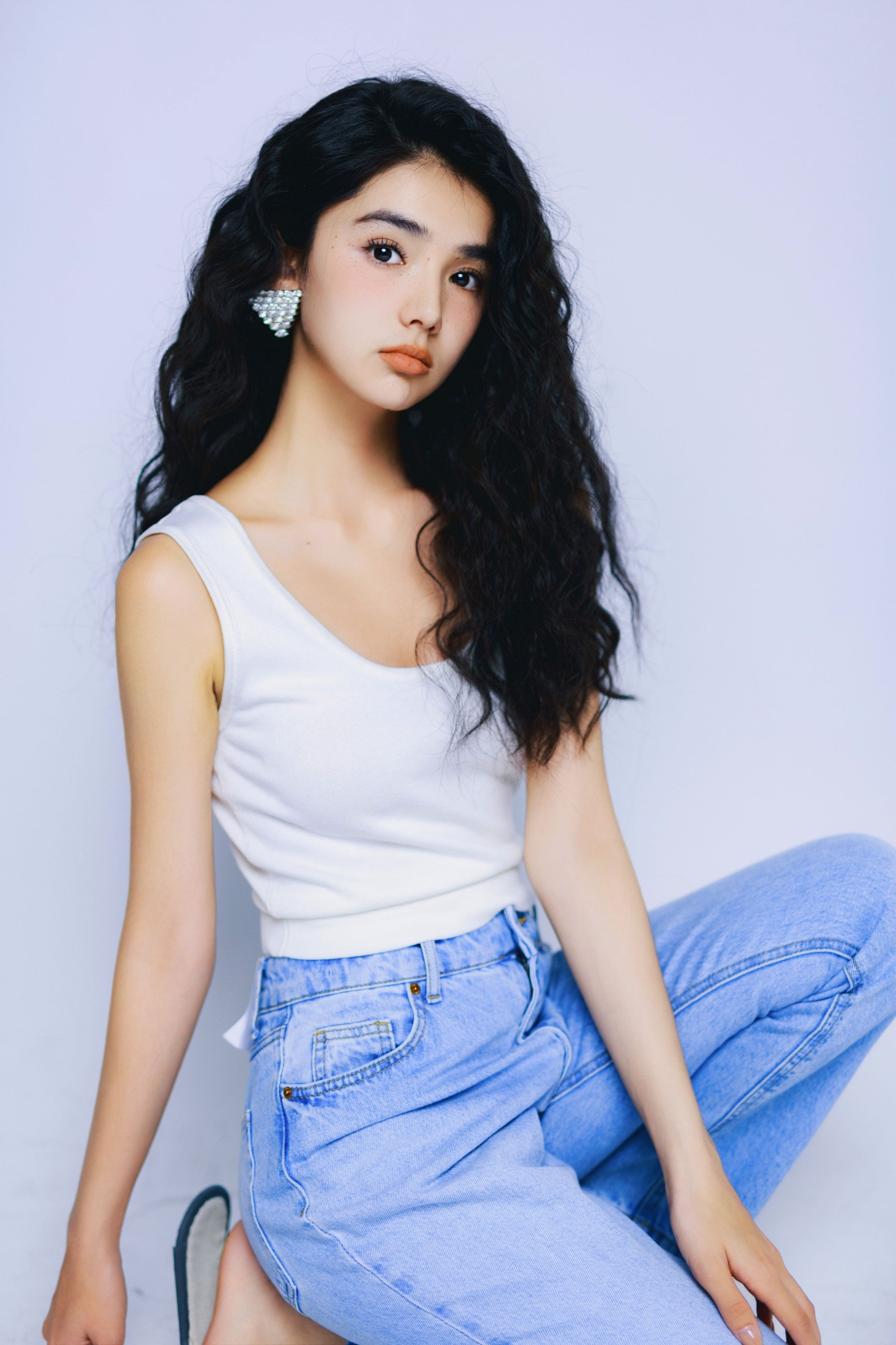 娅媞 – 《港风棚拍肖像》[22P]