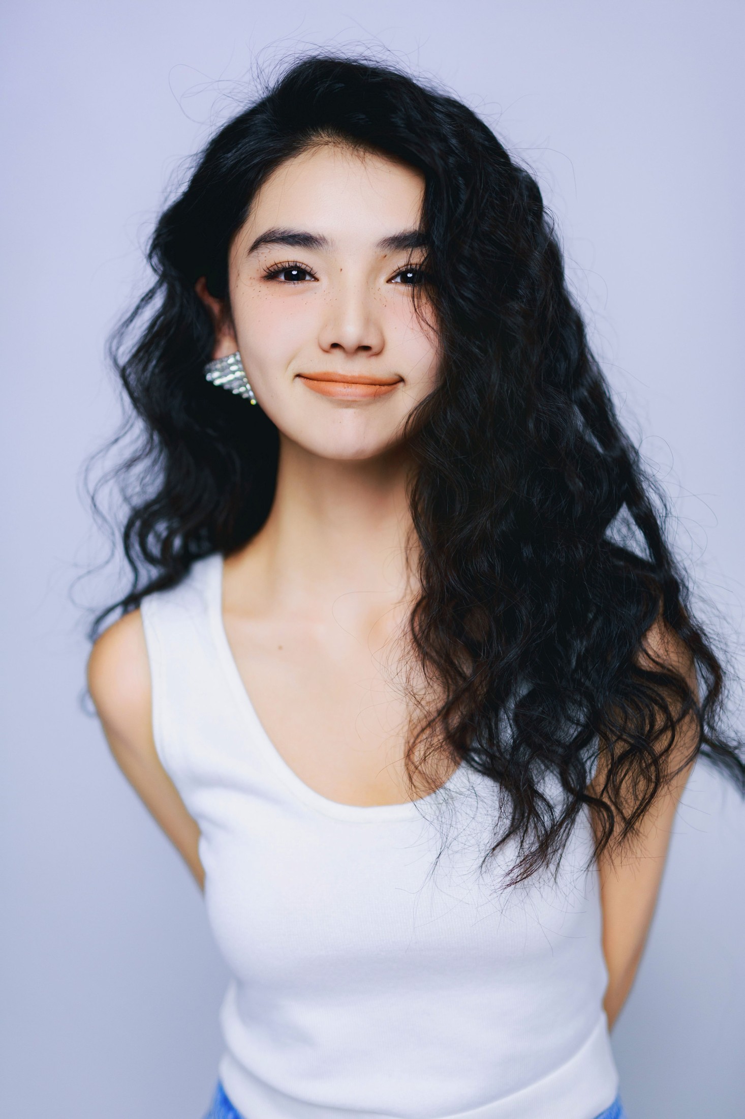 娅媞 – 《港风棚拍肖像》[22P]