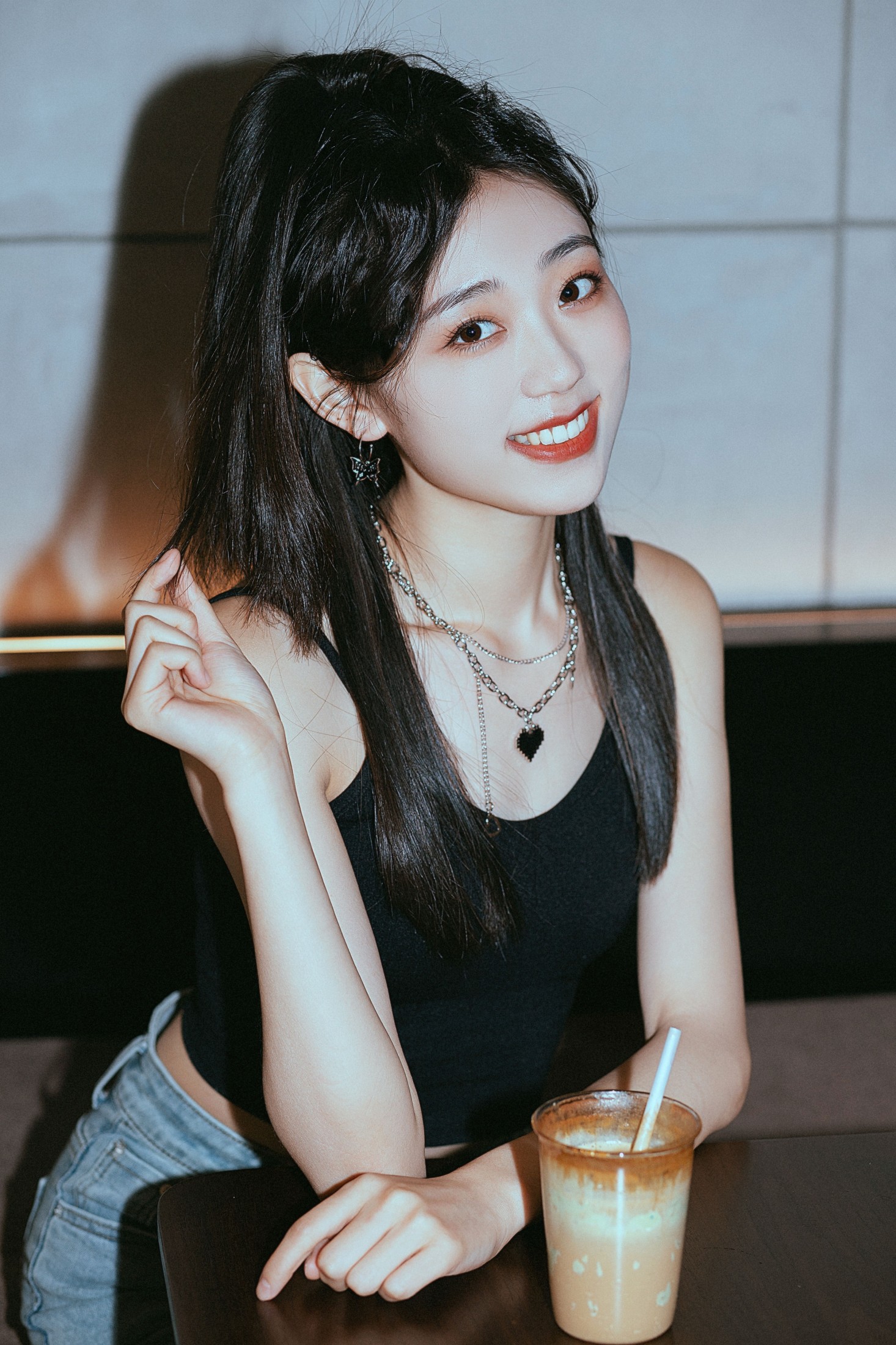 LLT – 《夏日咖啡店》[35P]