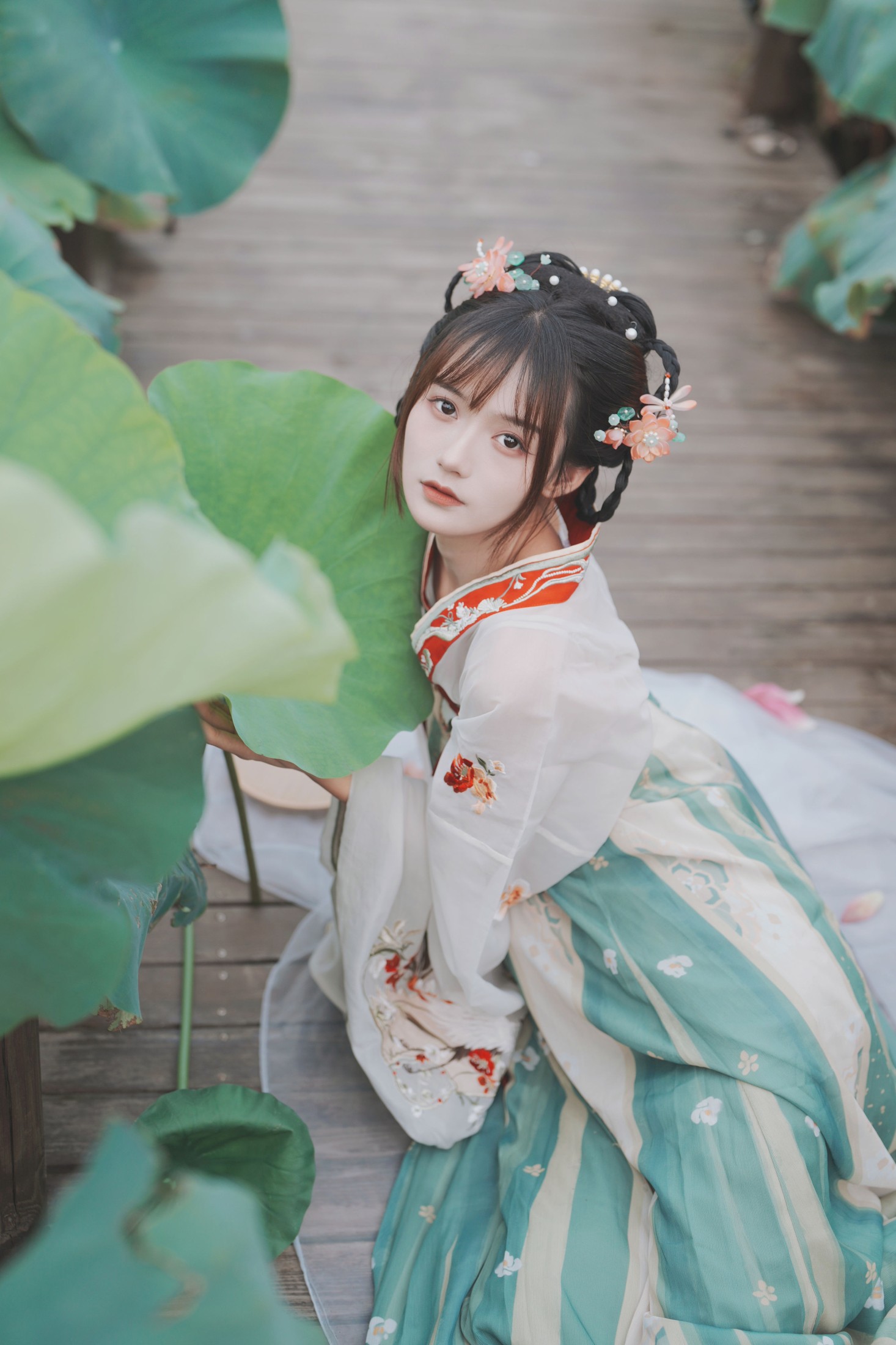 兔子Zzz不吃胡萝卜 – 《荷香袅袅》[26P]