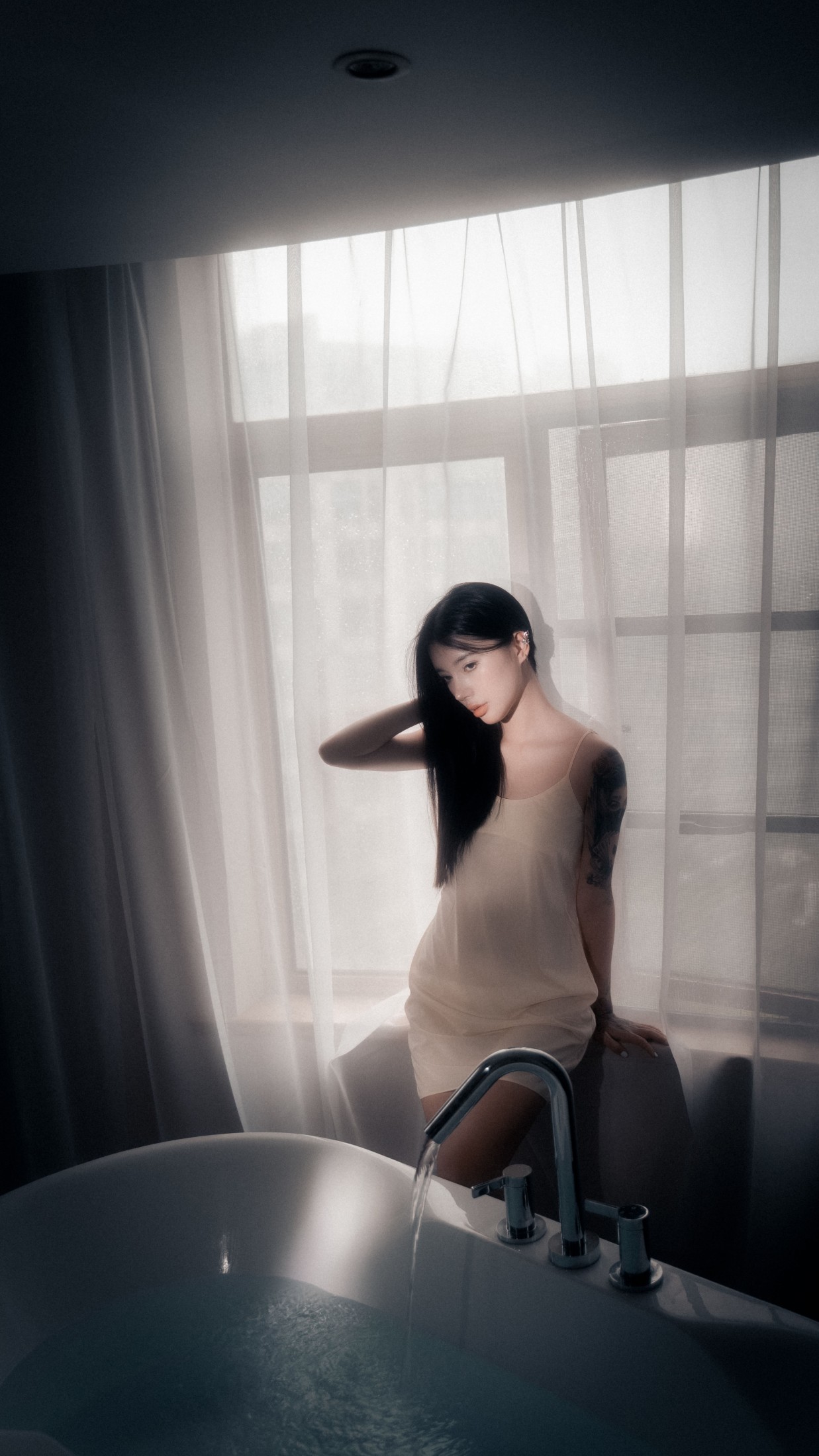 悦悦 – 《水中花》[58P]