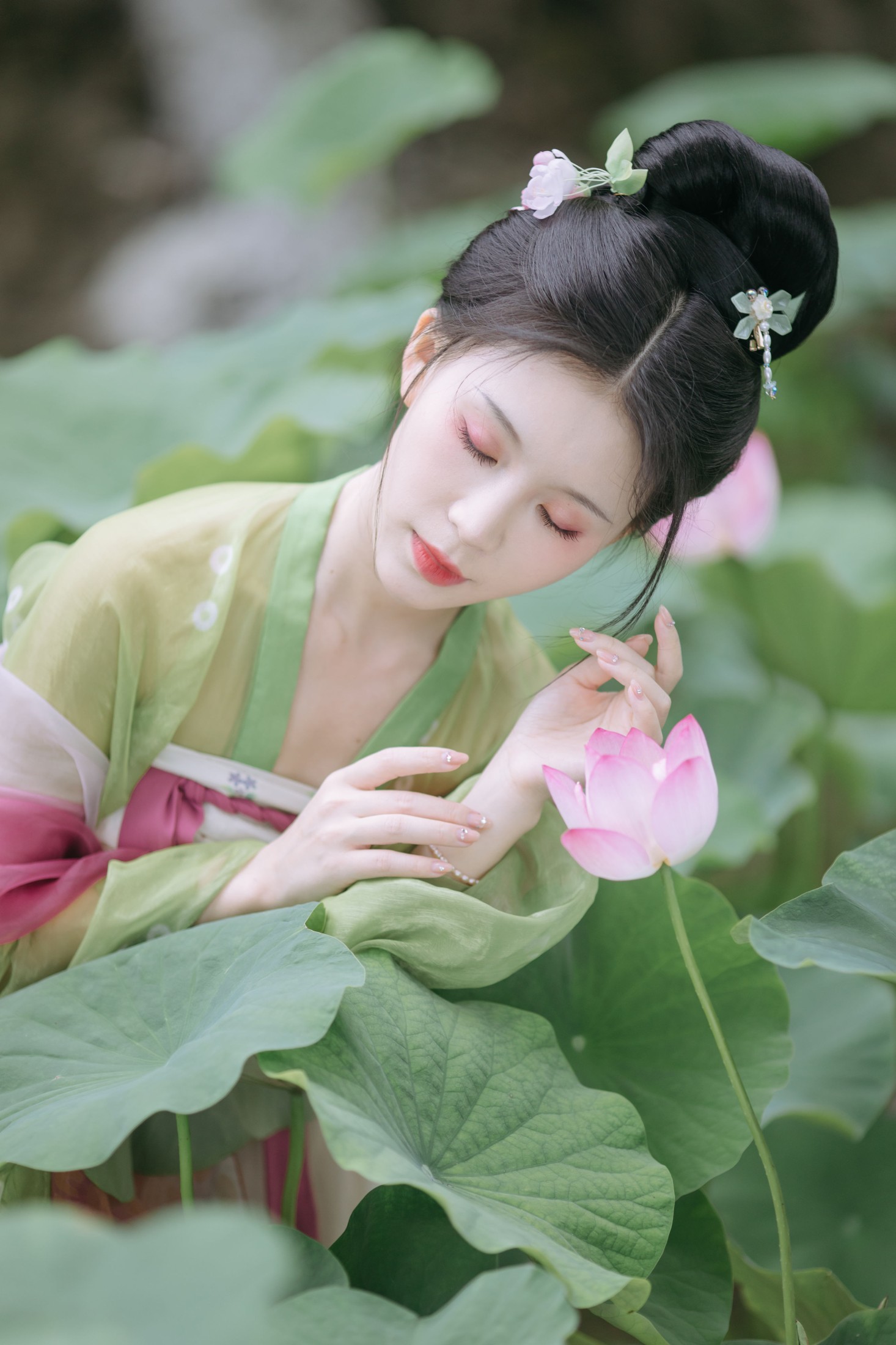 川川 – 《荷塘少女》[33P]