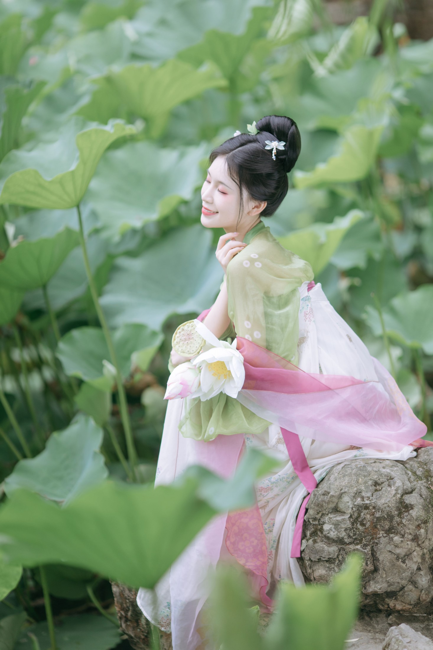 川川 – 《荷塘少女》[33P]