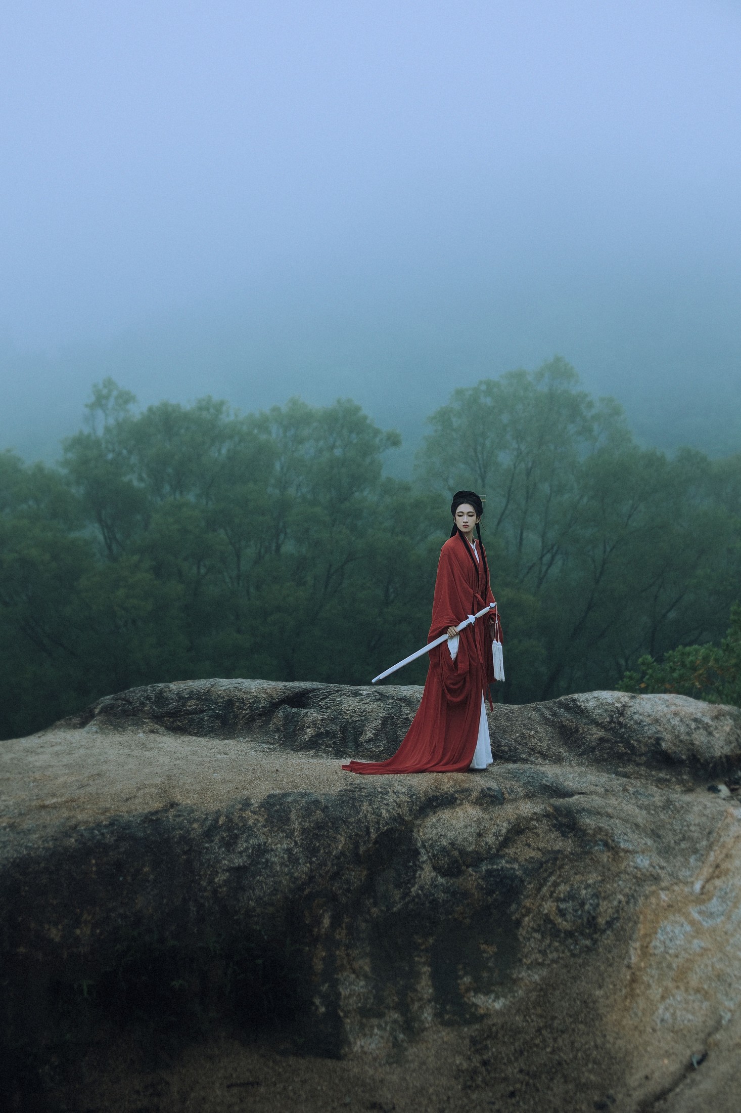 迪尼斯水怪 – 《长剑问情》[32P]