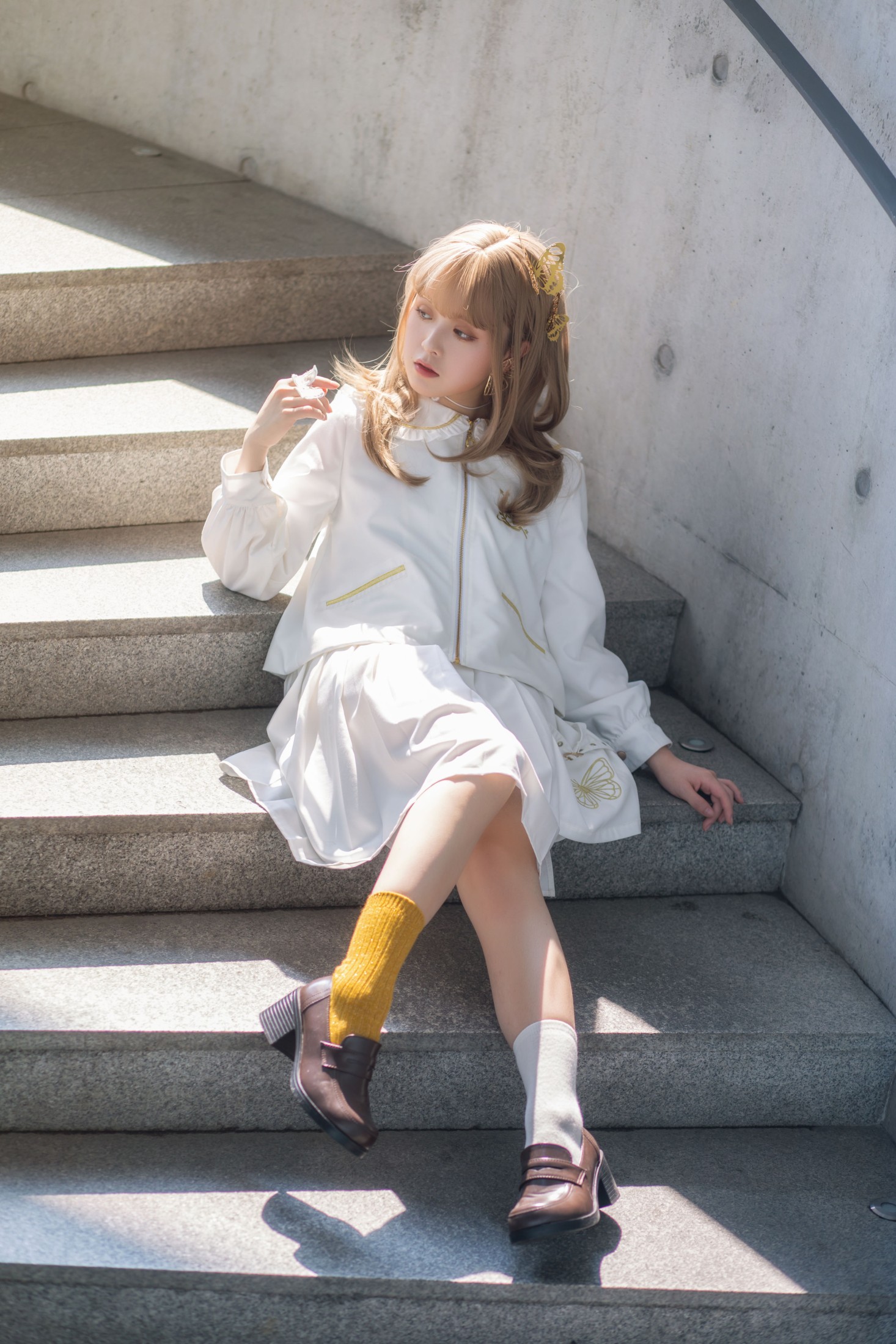 AKIMOTO帽衫 – 《幻蝶JK》[21P]