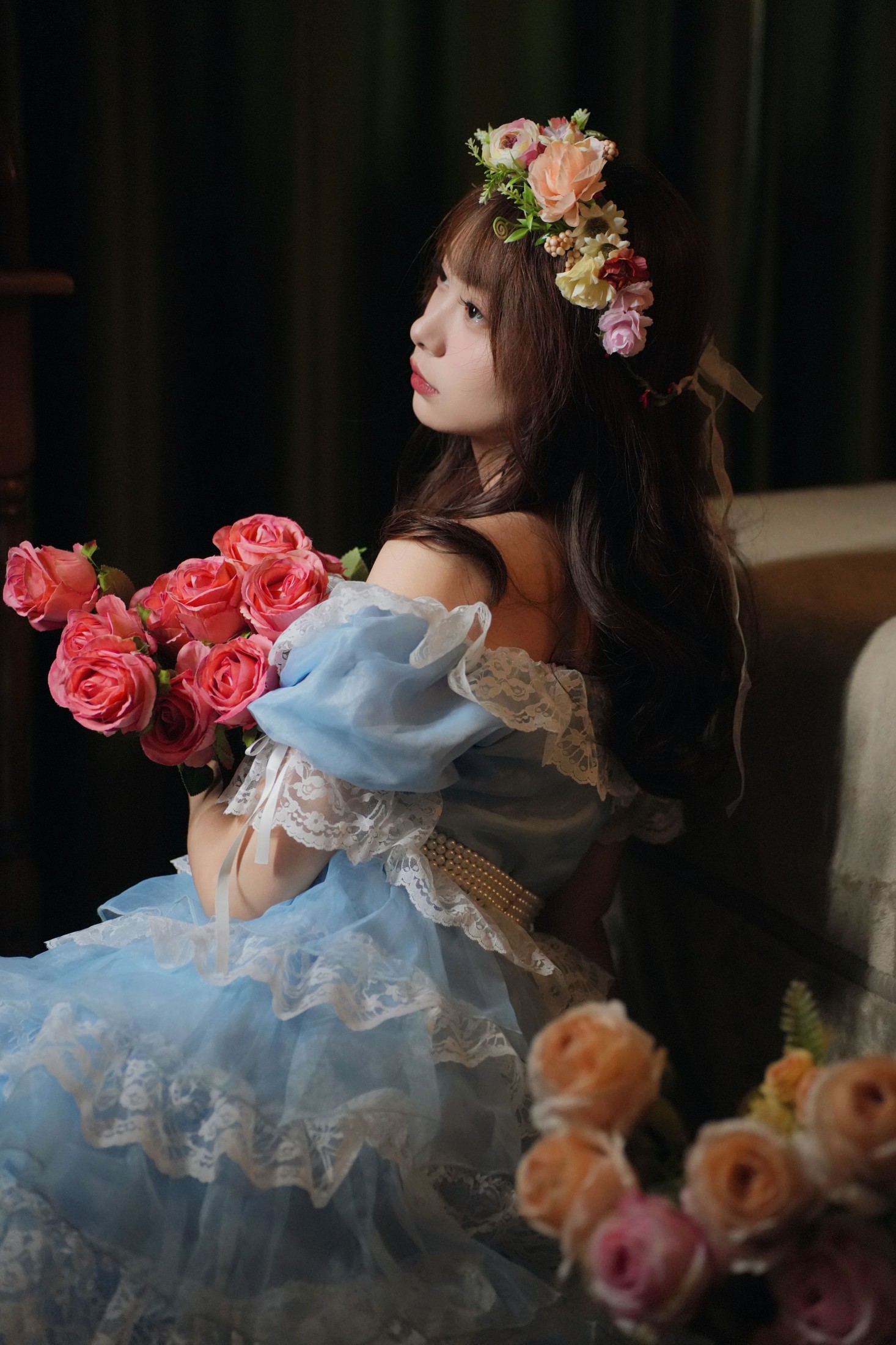 小可爱 – 《油画中的少女》[45P]