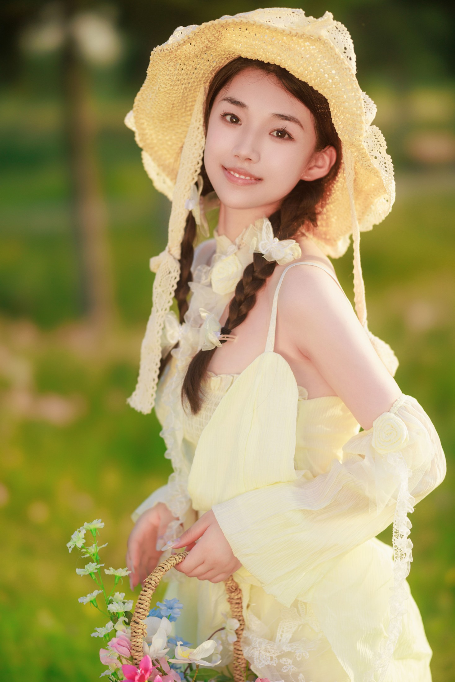 裴同学 – 《草地人像》[24P]