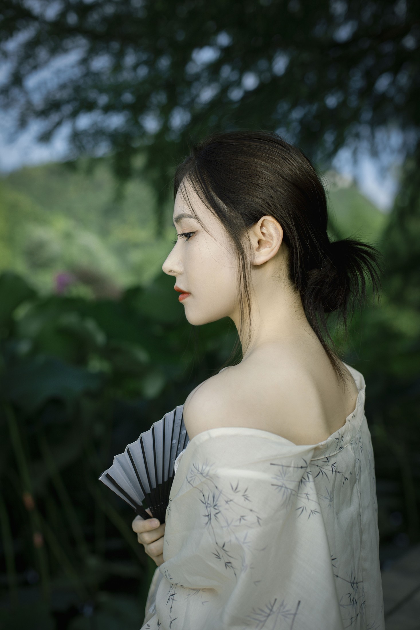 可可多尼 – 《荷塘》[28P]