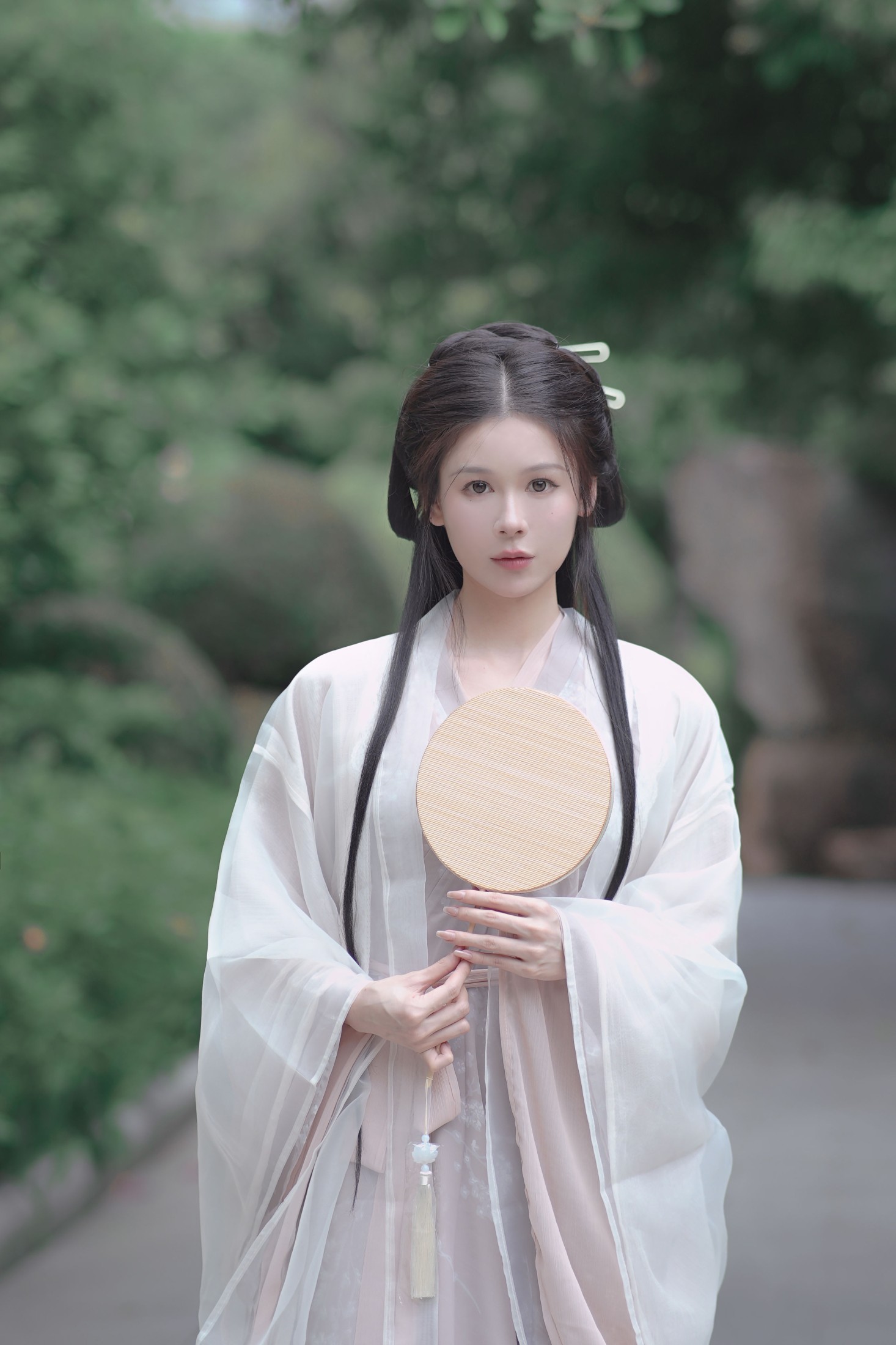 亦亦 – 《寂静许清欢》[22P]