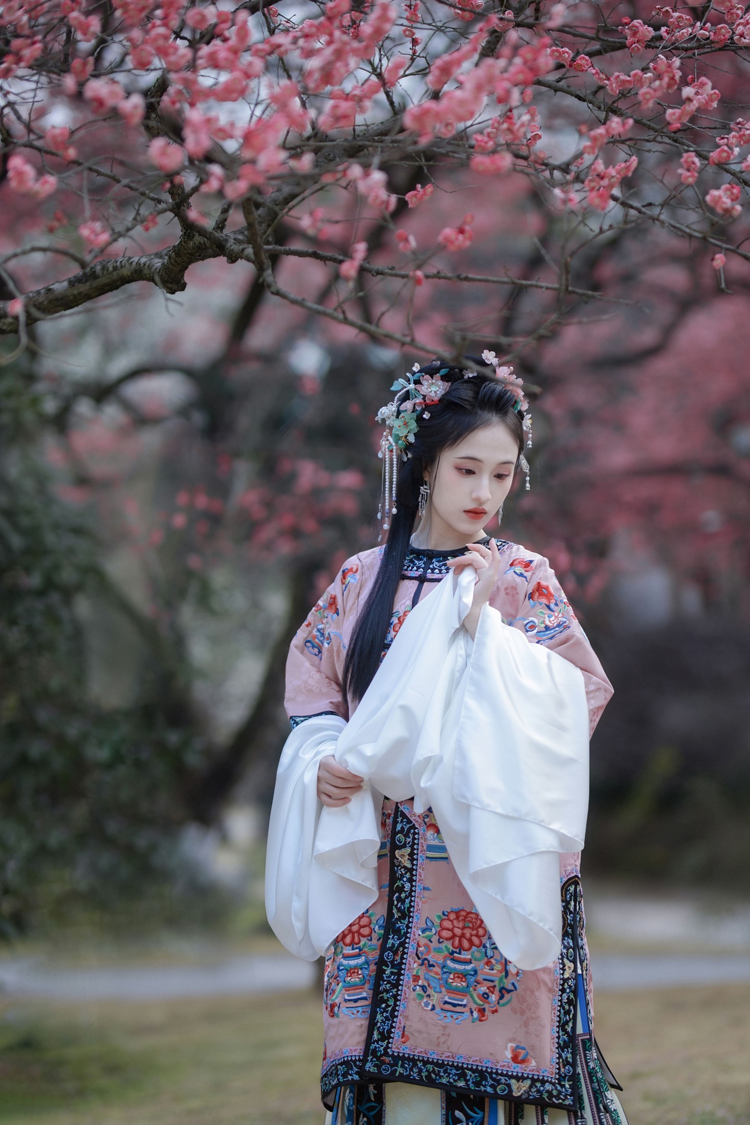 方莛玉 – 《灵峰探梅》[21P]