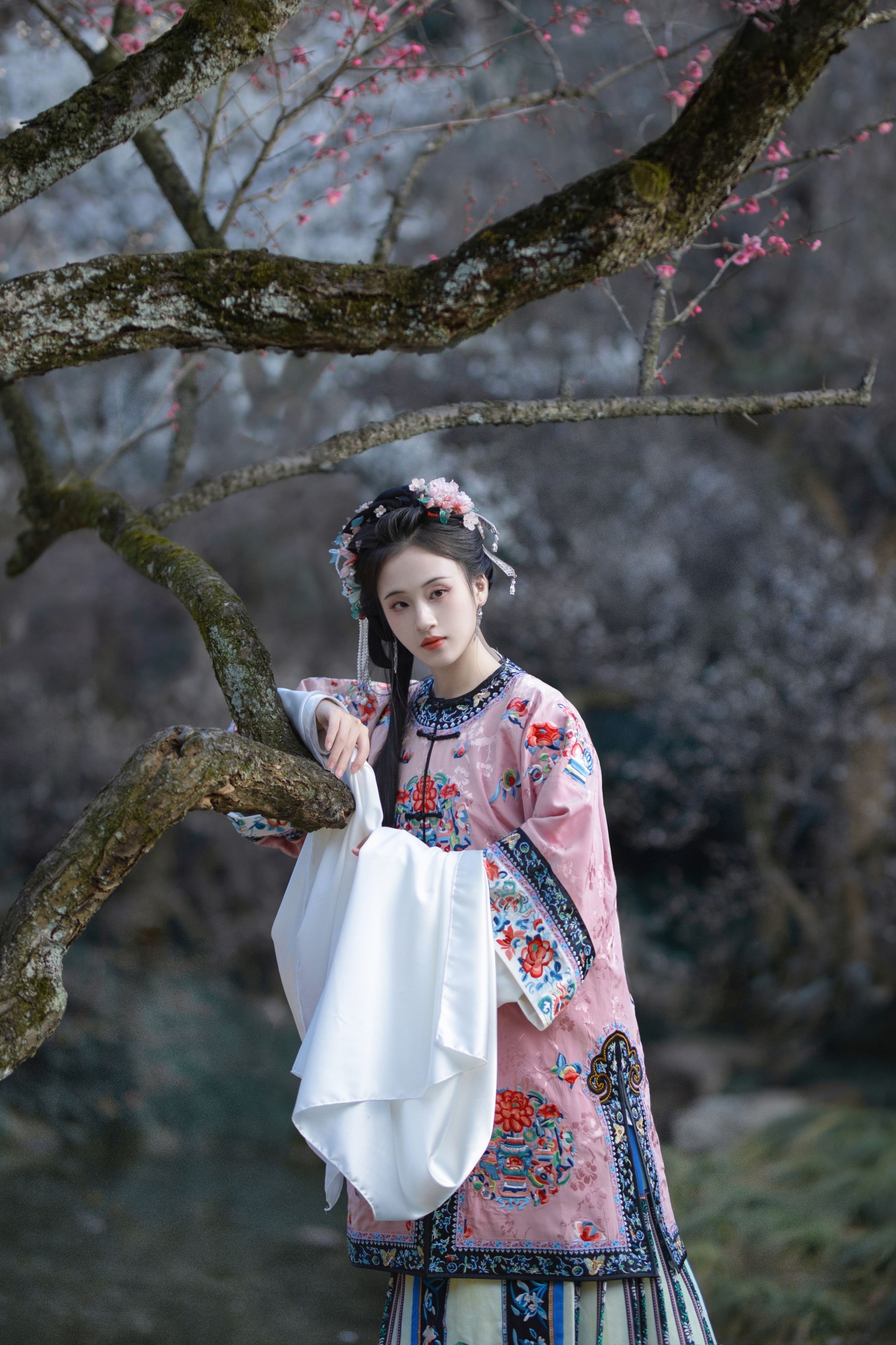 方莛玉 – 《灵峰探梅》[21P]