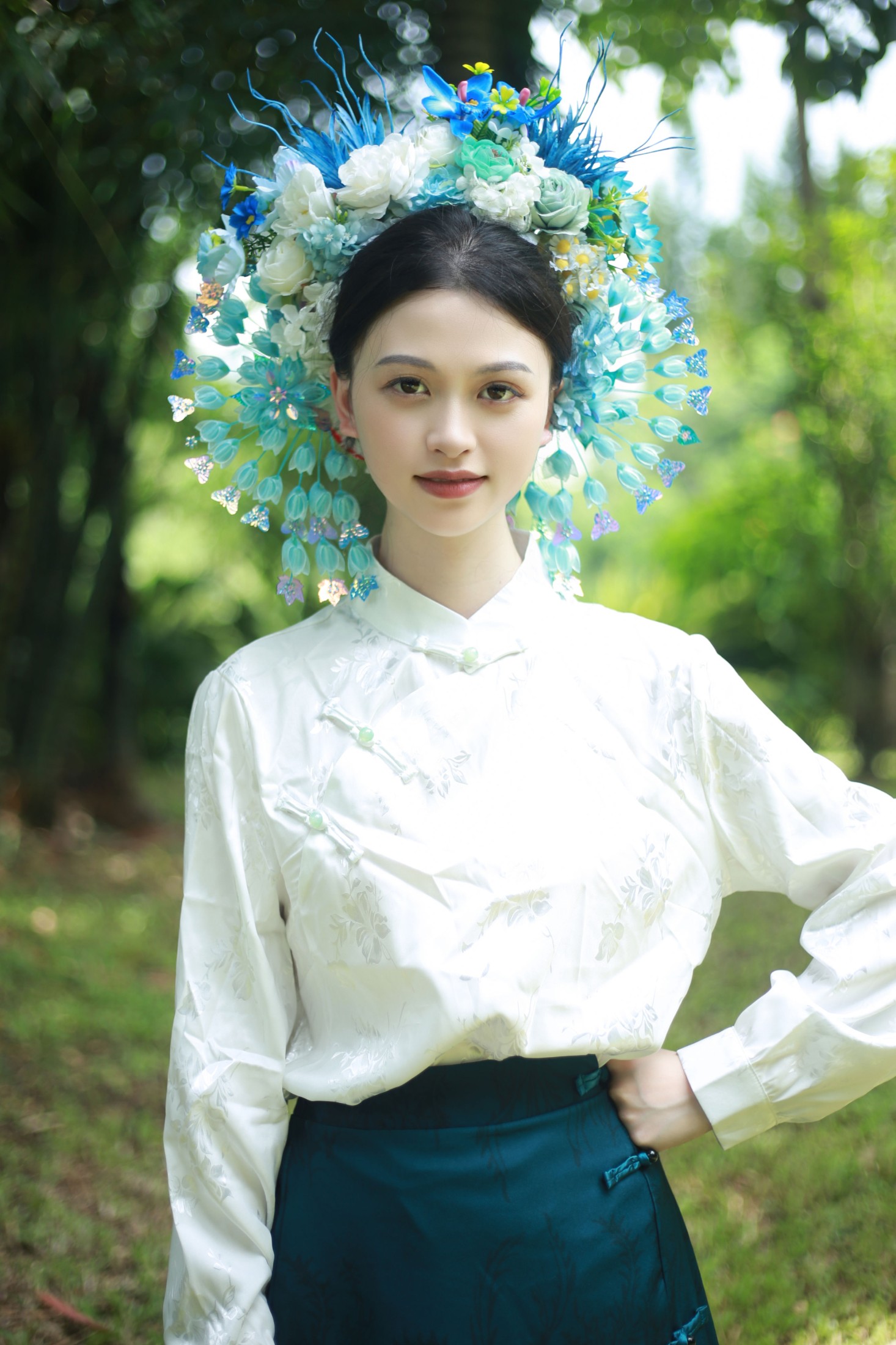 聂儿 – 《戴花》[26P]