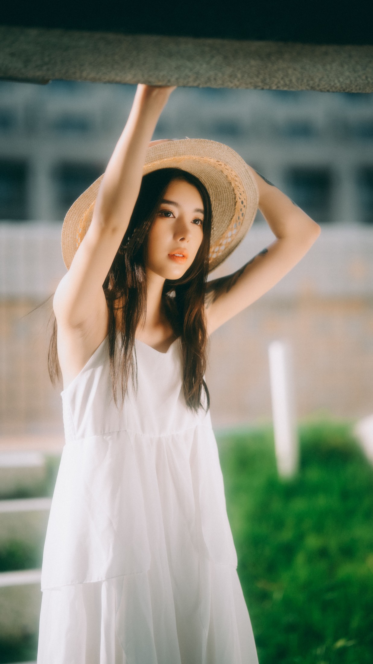 悦悦 – 《白衣少女》[44P]