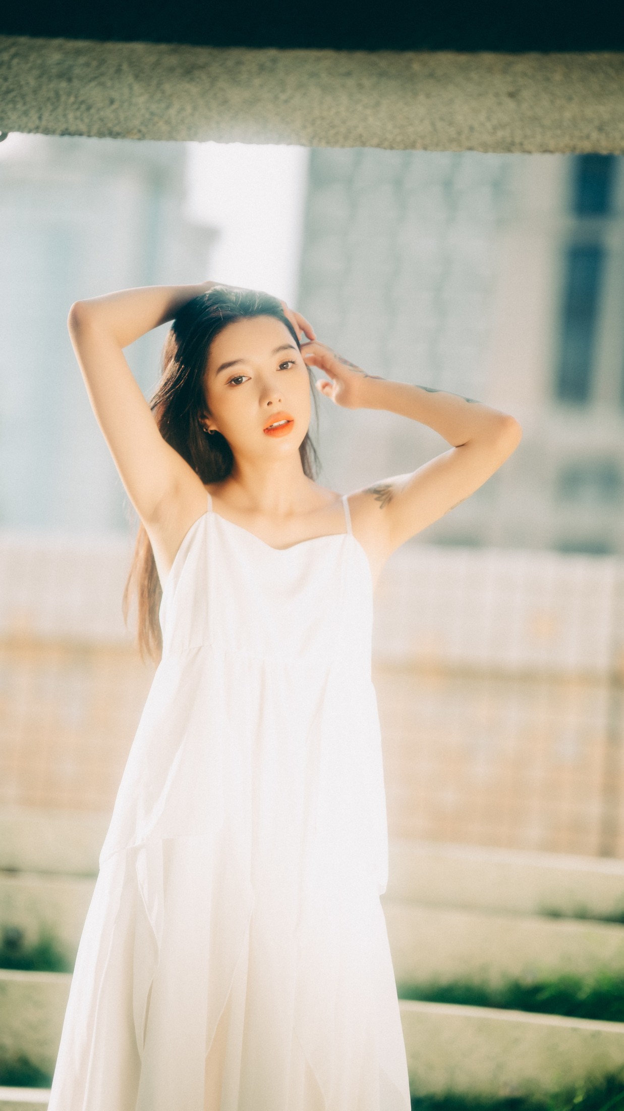 悦悦 – 《白衣少女》[44P]