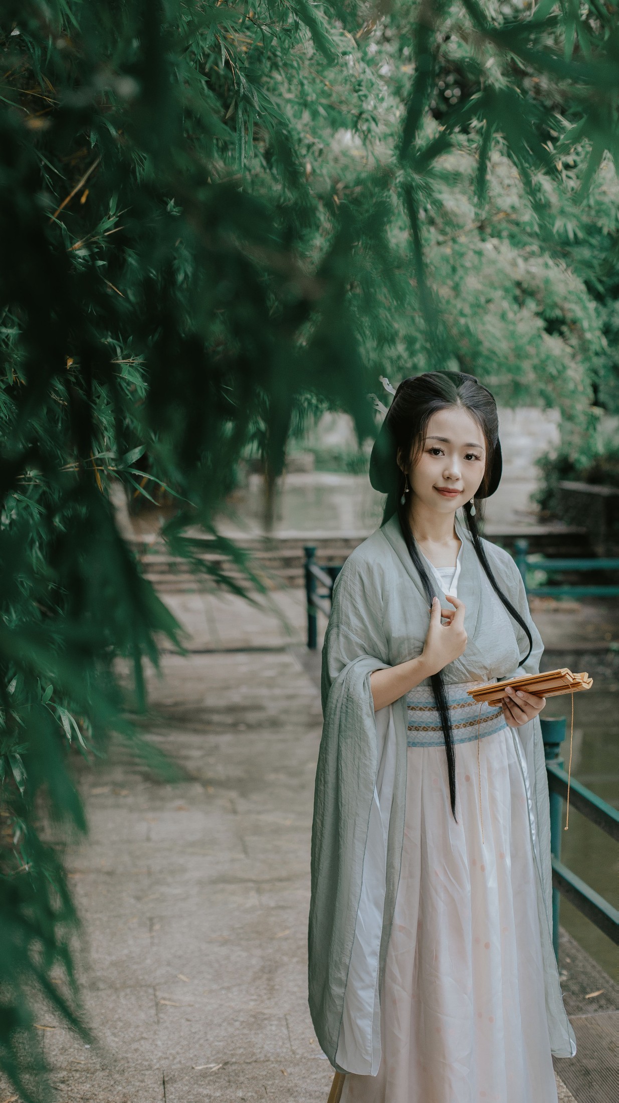 小梅子Y.M – 《庭间行》[23P]