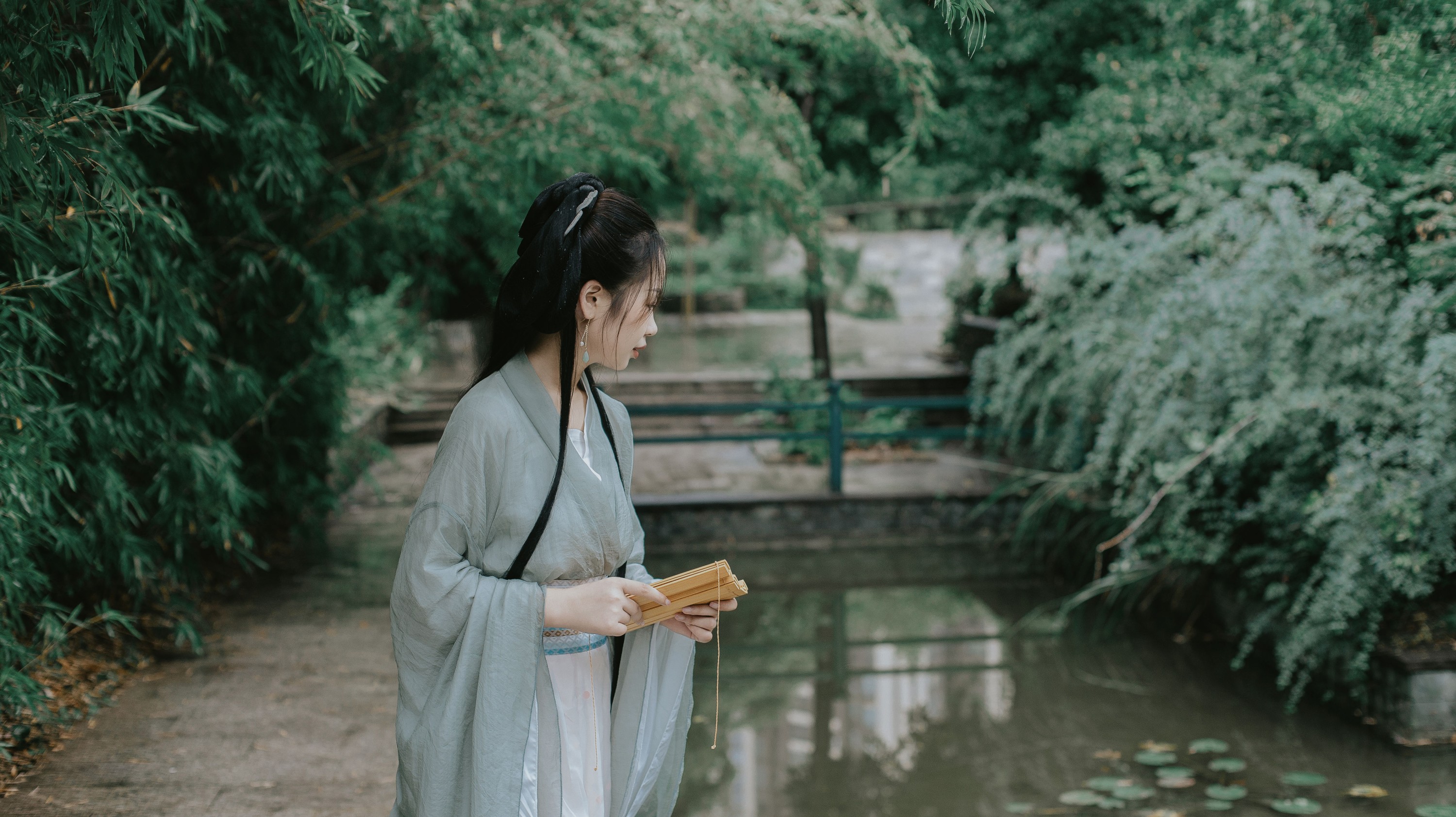 小梅子Y.M – 《庭间行》[23P]