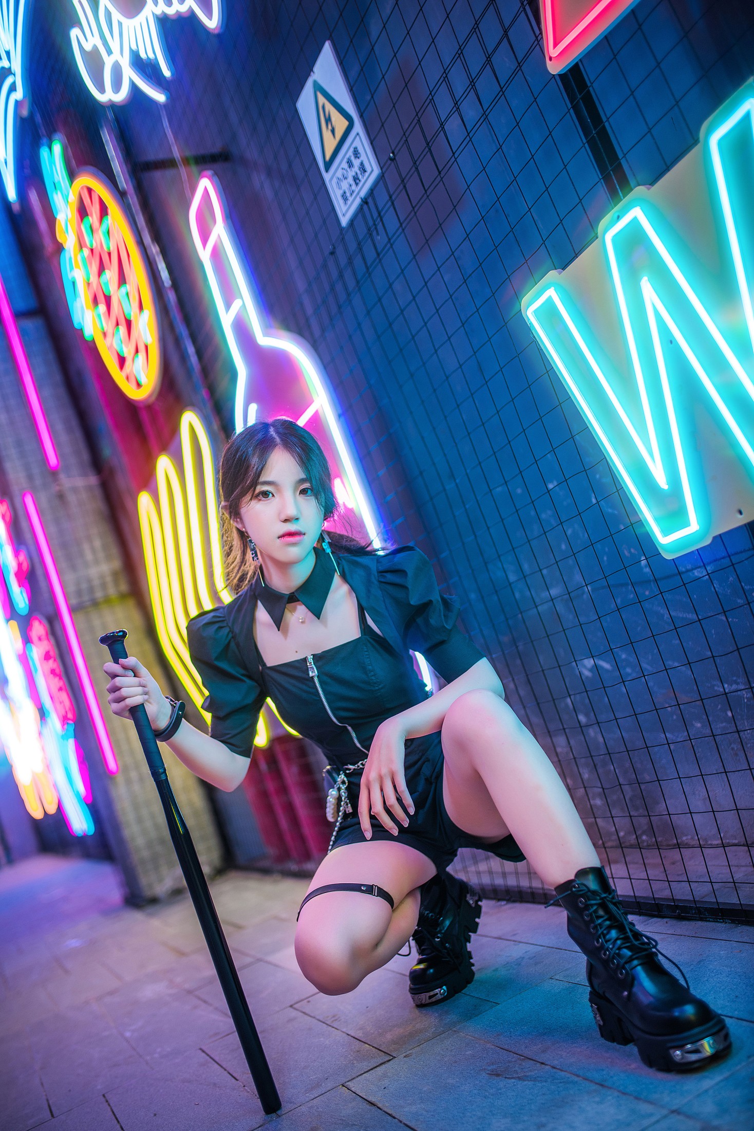 昼桃 – 《迷于霓虹》[32P]