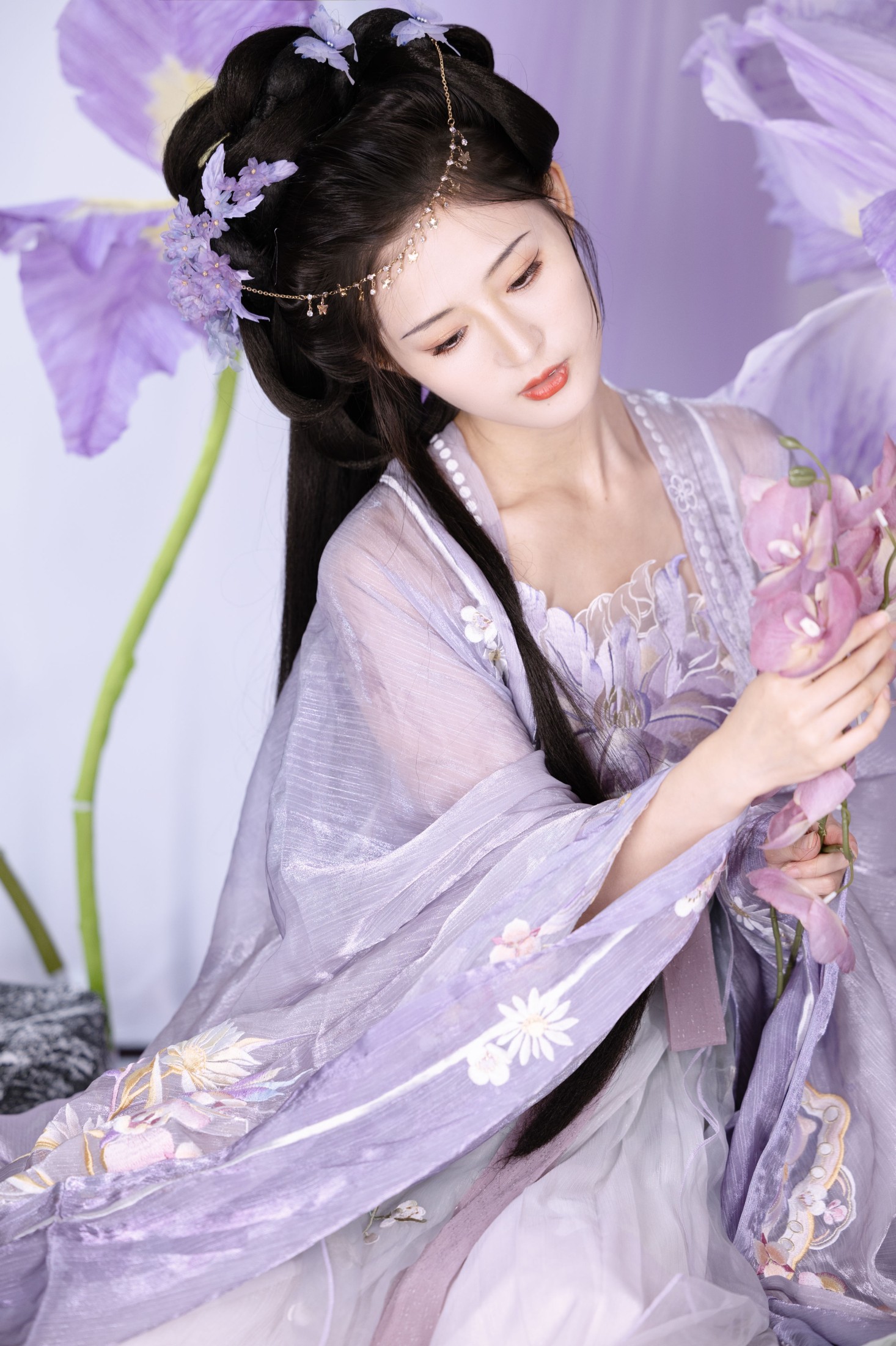 芋媛一碗 – 《紫鸢尾》[22P]