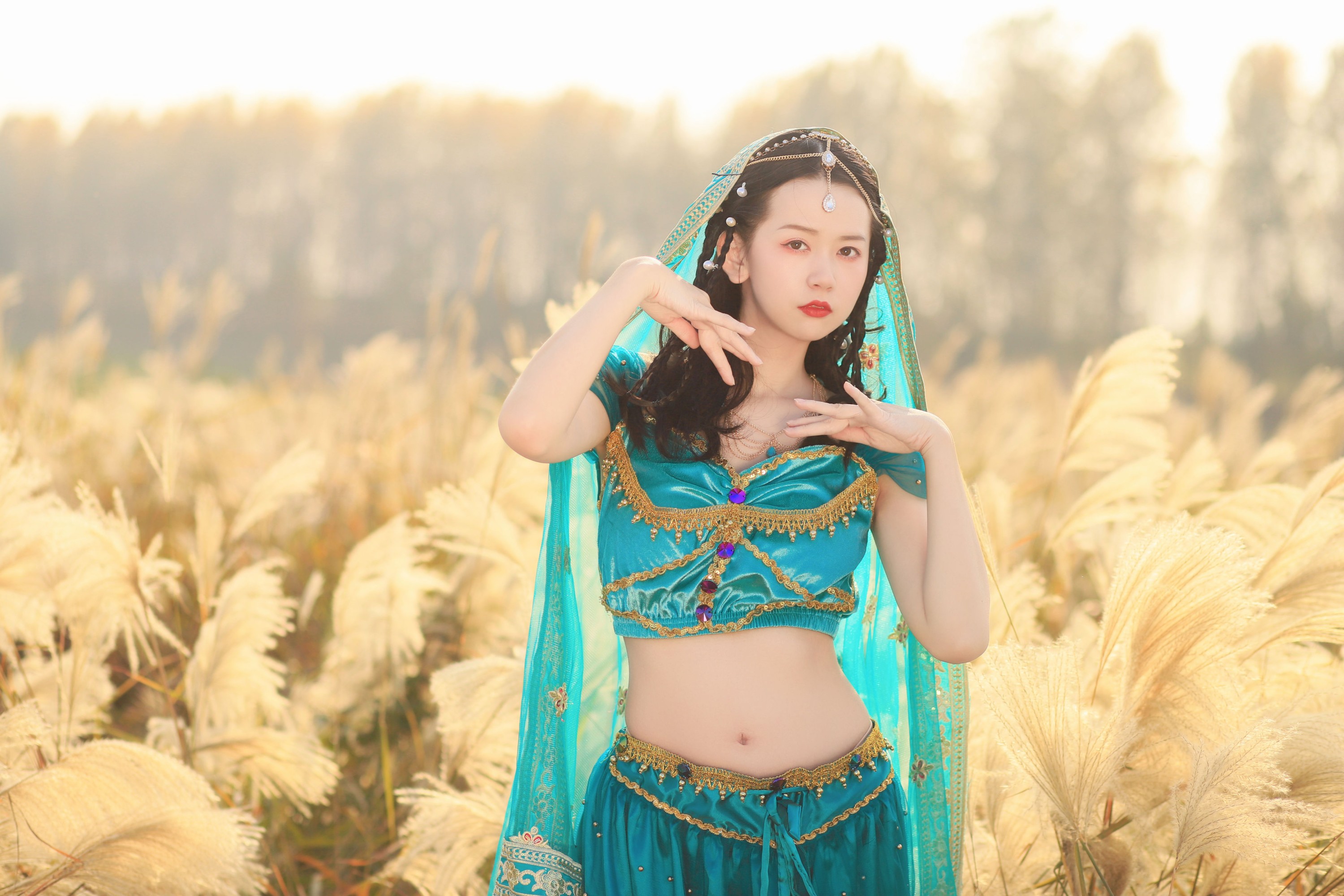 侧耳倾心听 – 《西域少女》[35P]