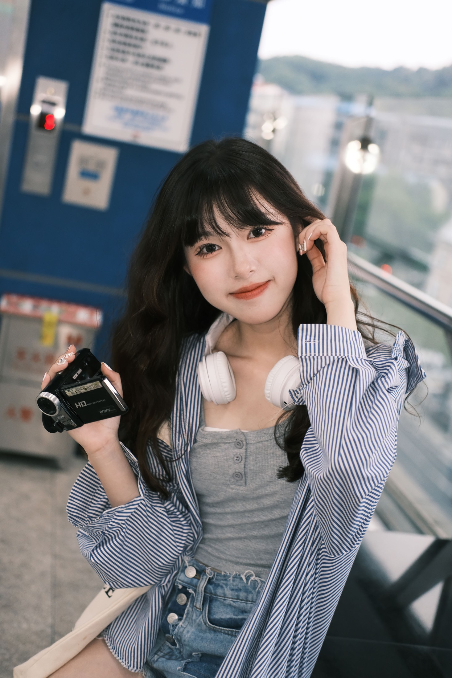 三三捕梦日记 – 《轻轨约会》[23P]