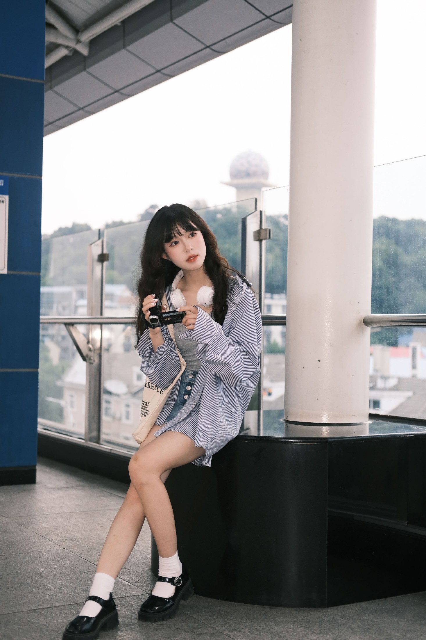 三三捕梦日记 – 《轻轨约会》[23P]