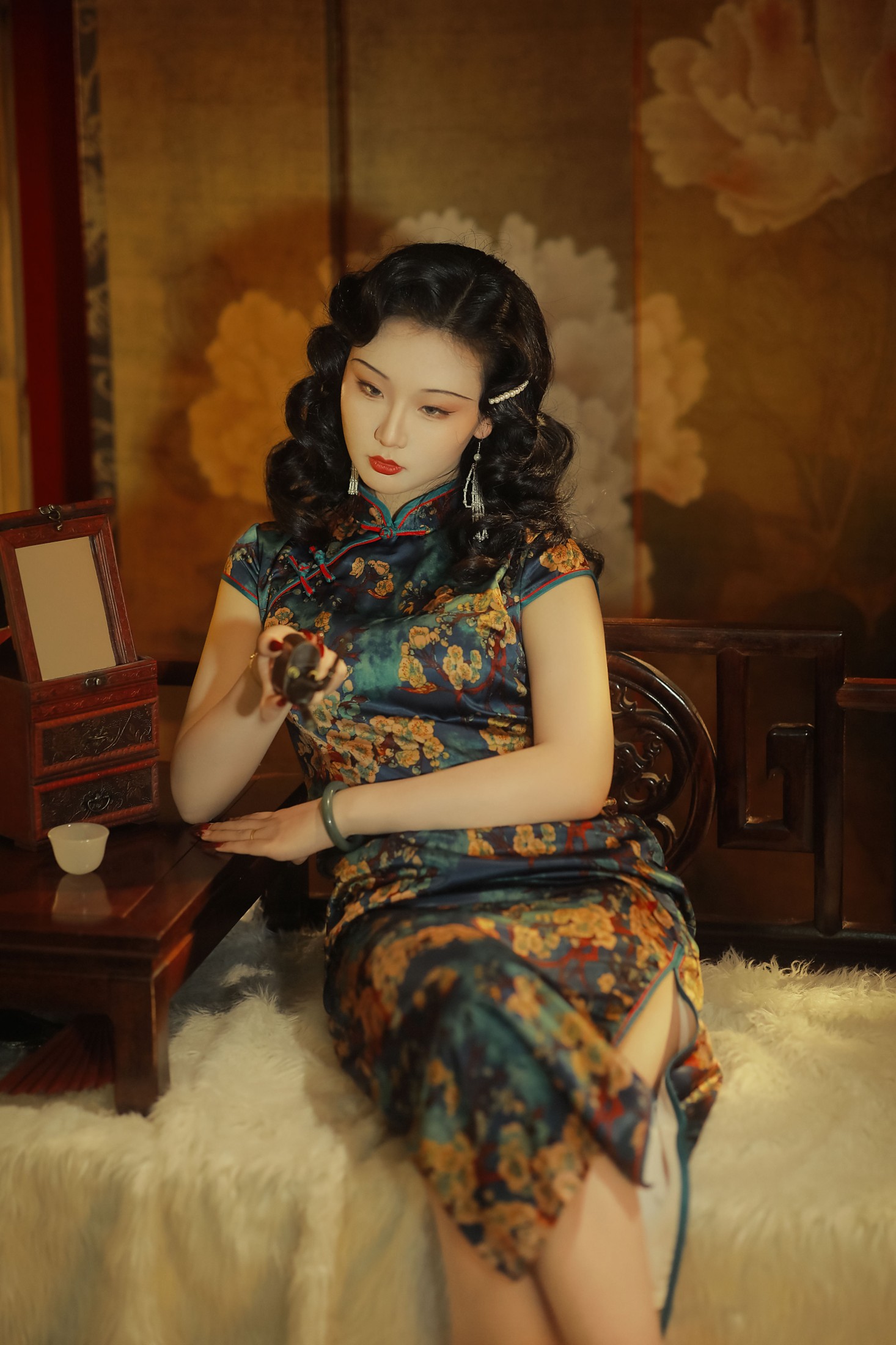 绫绫Ling – 《纸醉金迷》[25P]