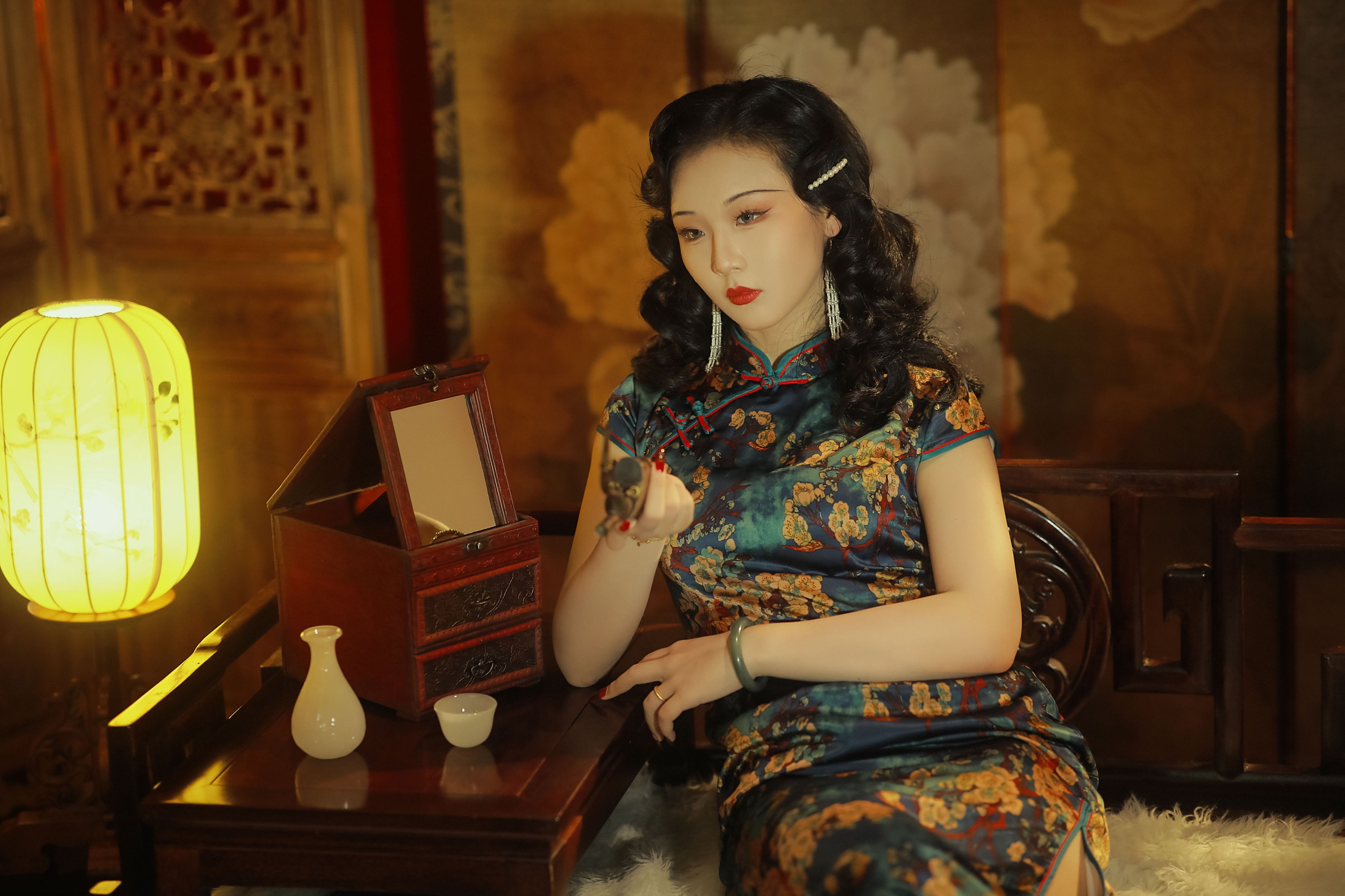 绫绫Ling – 《纸醉金迷》[25P]