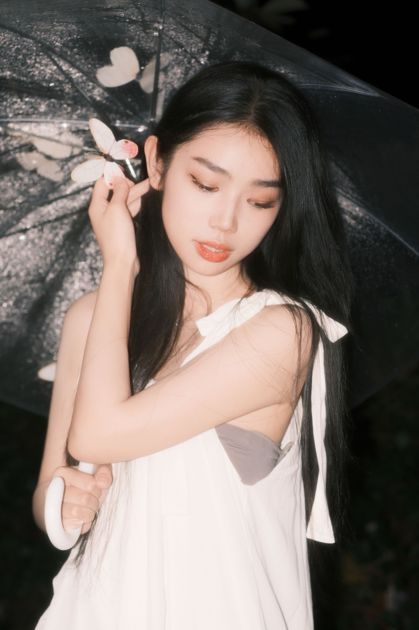 周馨 – 《白色雨蝶》[22P]