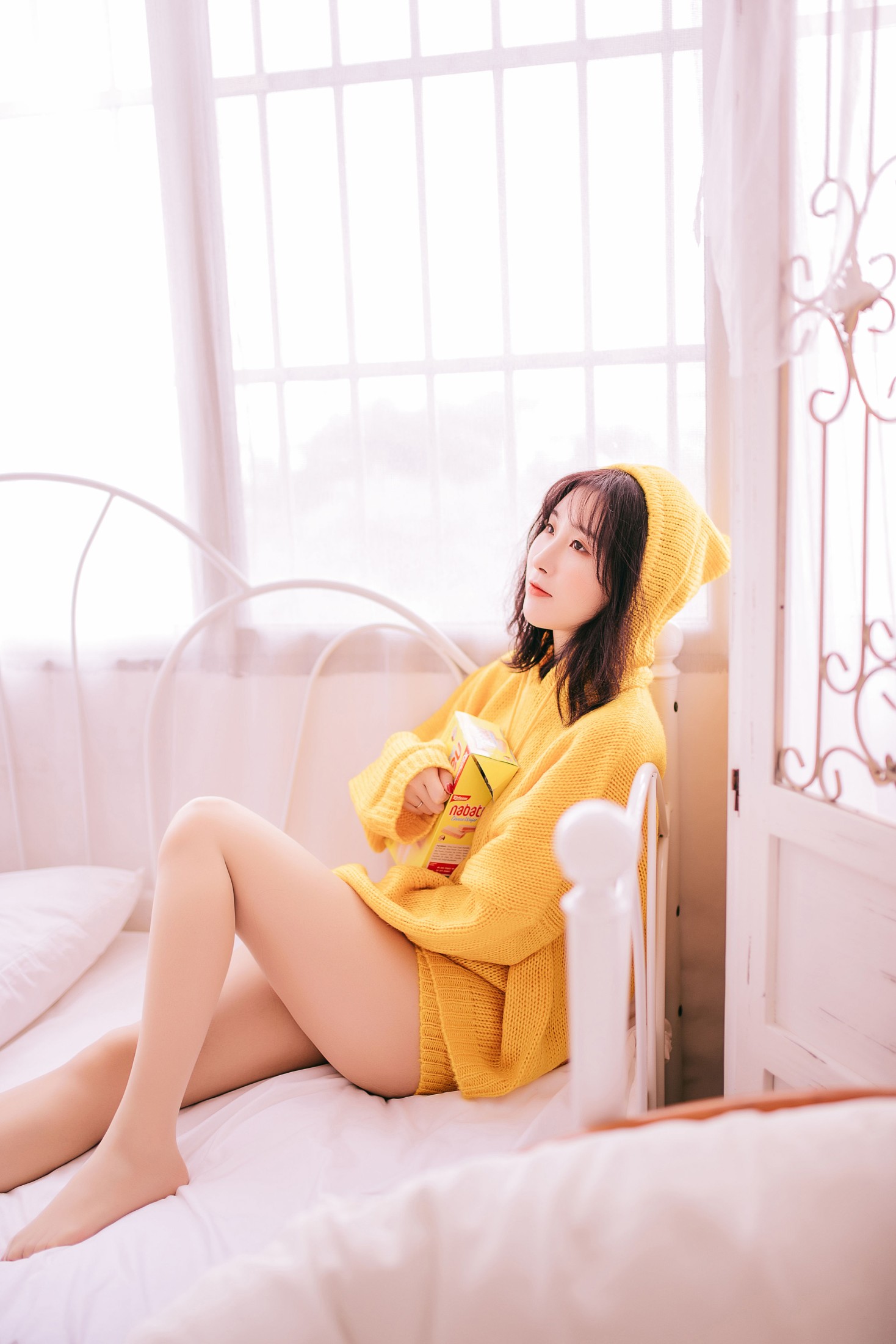 yuki – 《黄色毛衣》[24P]
