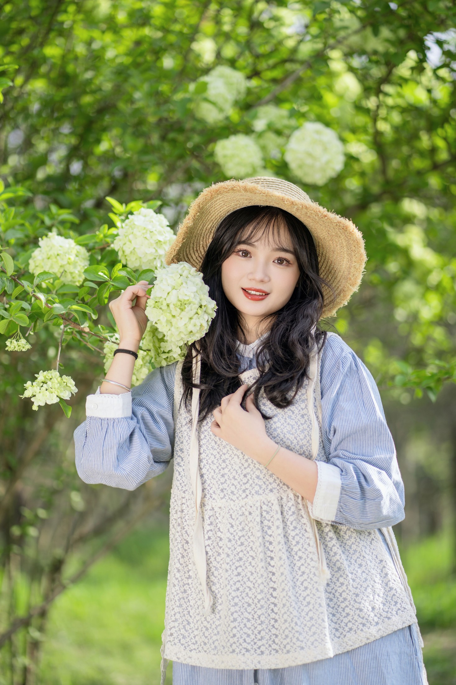 小欧O – 《春日无尽绿》[28P]