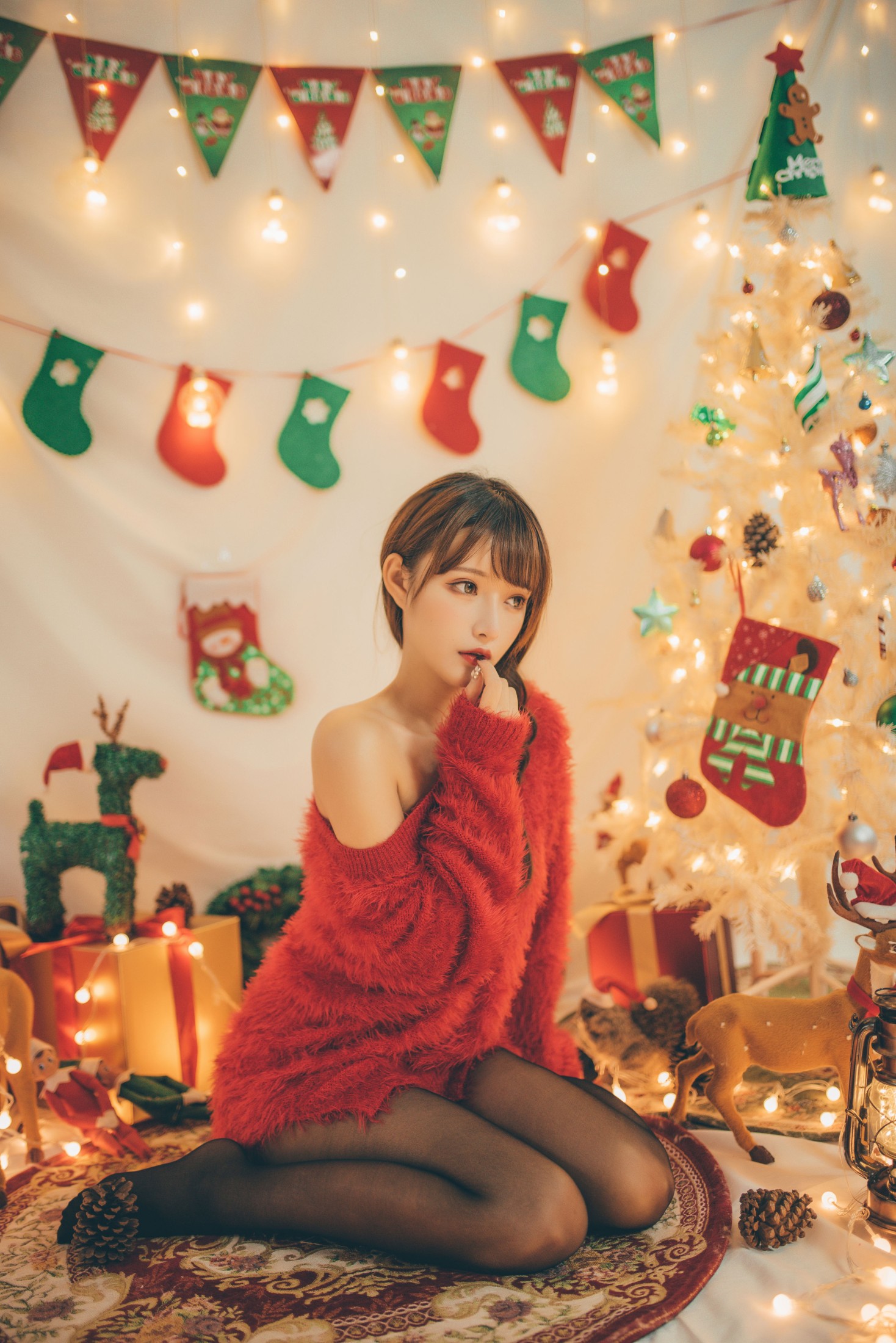 希希呐 – 《红色毛衣》[22P]