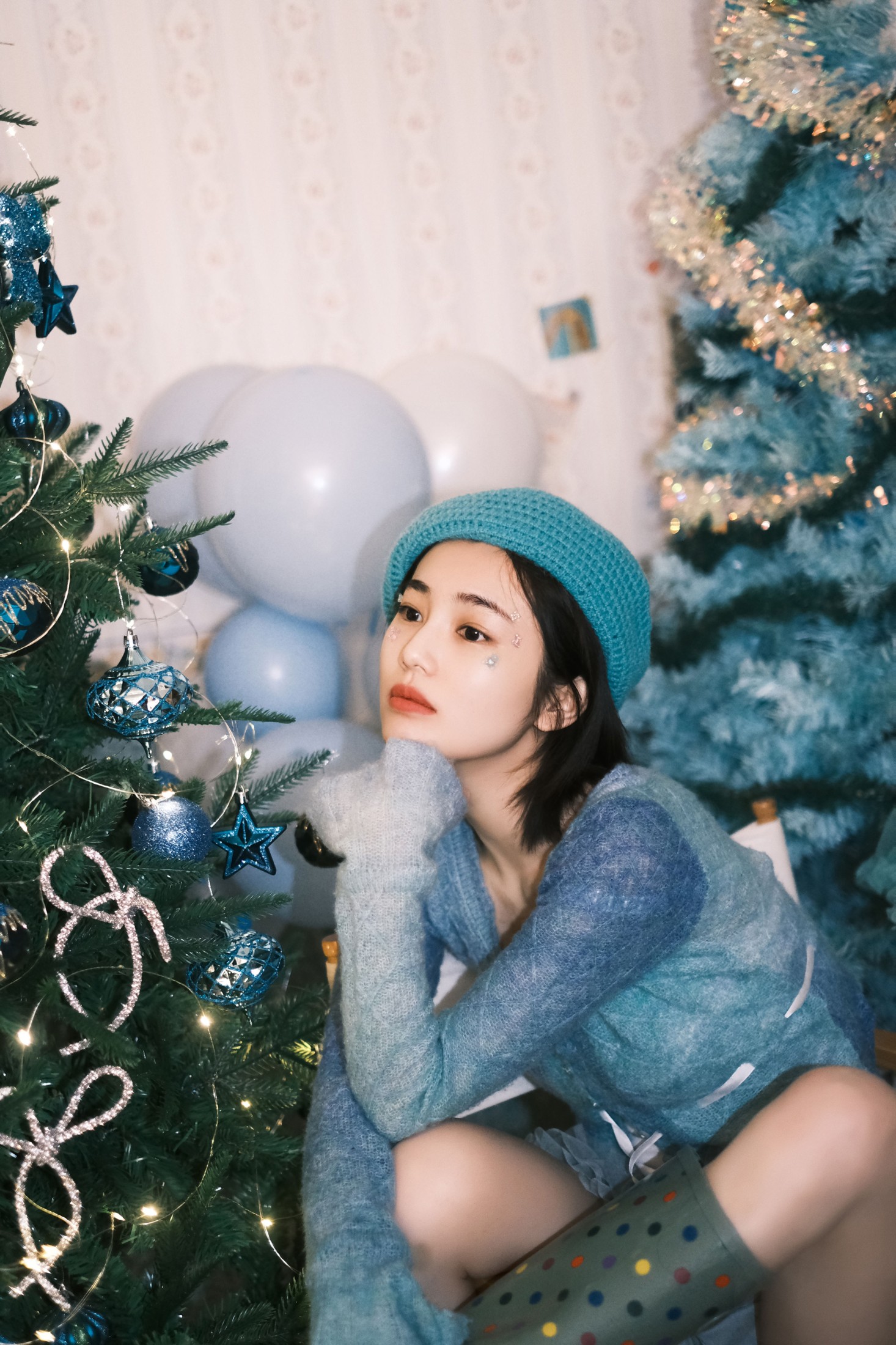 凡凡 – 《蓝色圣诞》[24P]