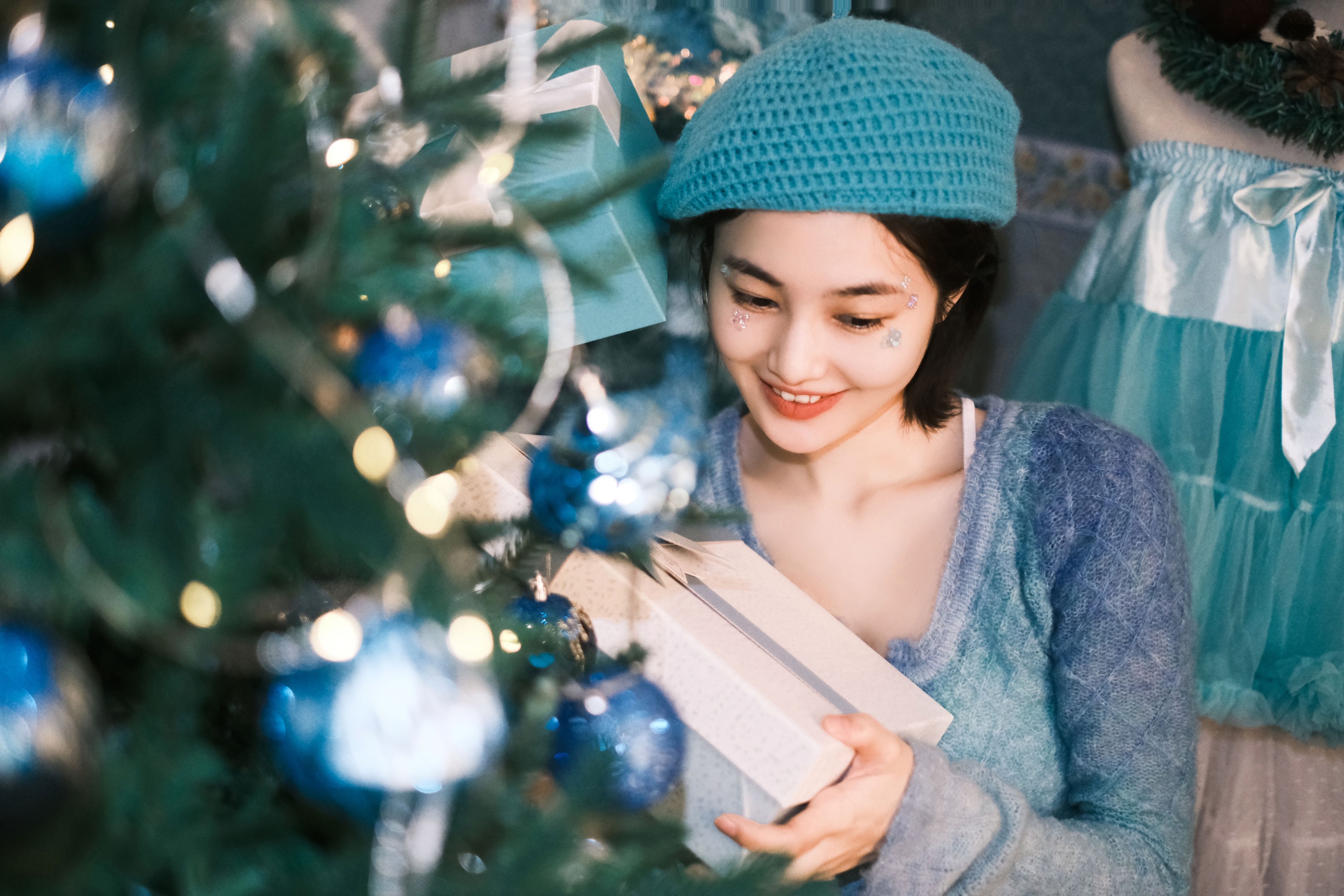 凡凡 – 《蓝色圣诞》[24P]