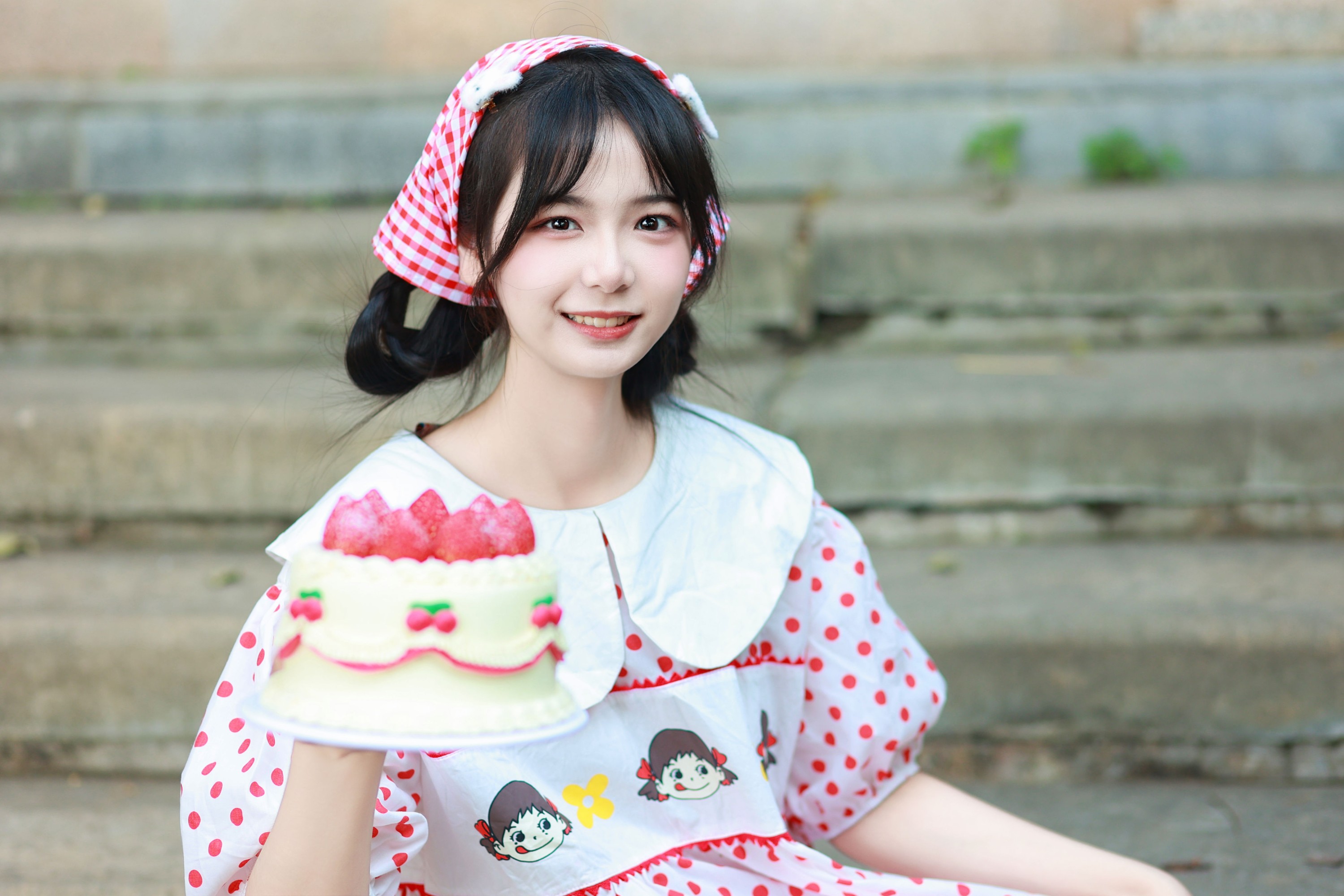 思丽 – 《吃蛋糕啦》[24P]