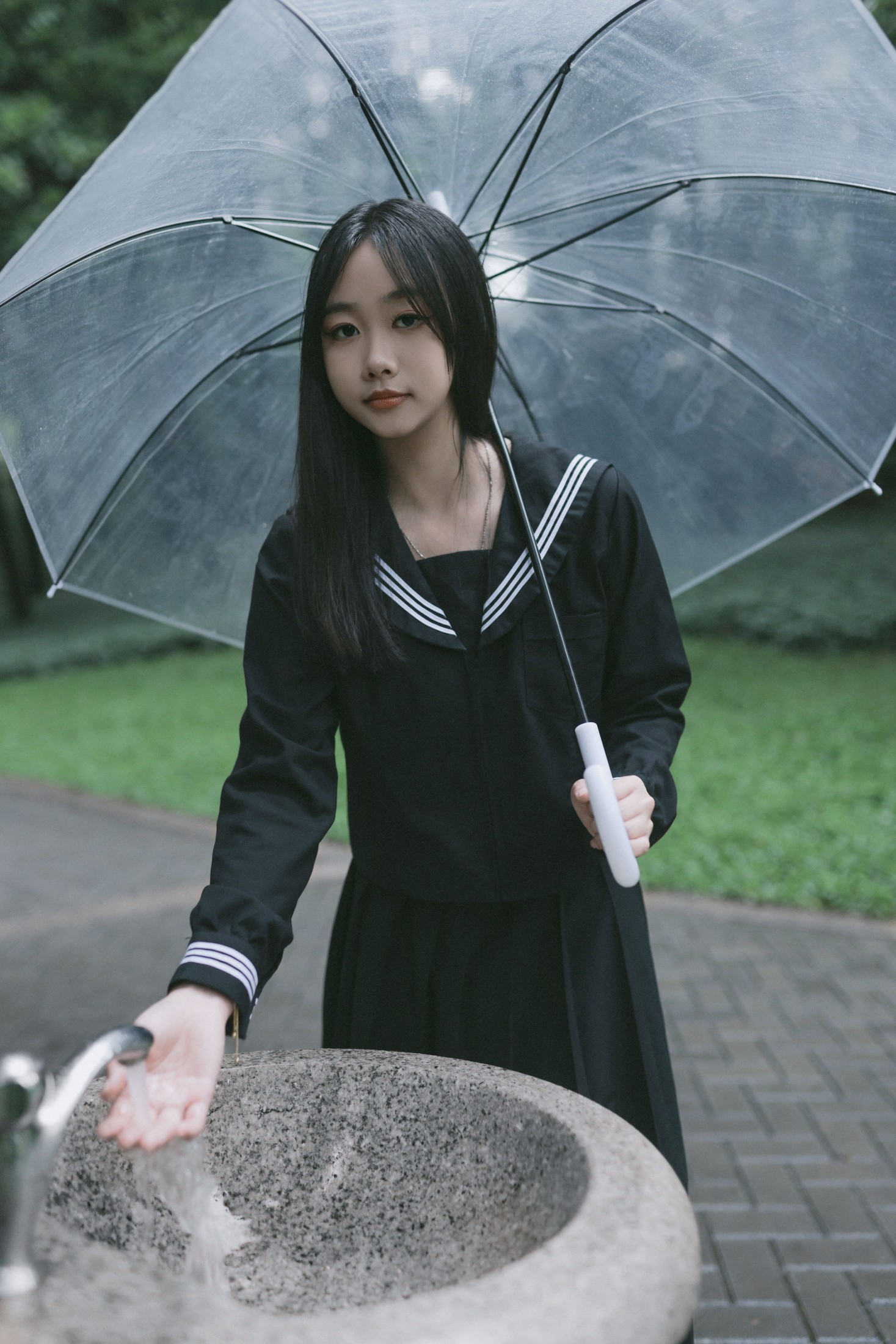 丽欣 – 《下雨天》[23P]