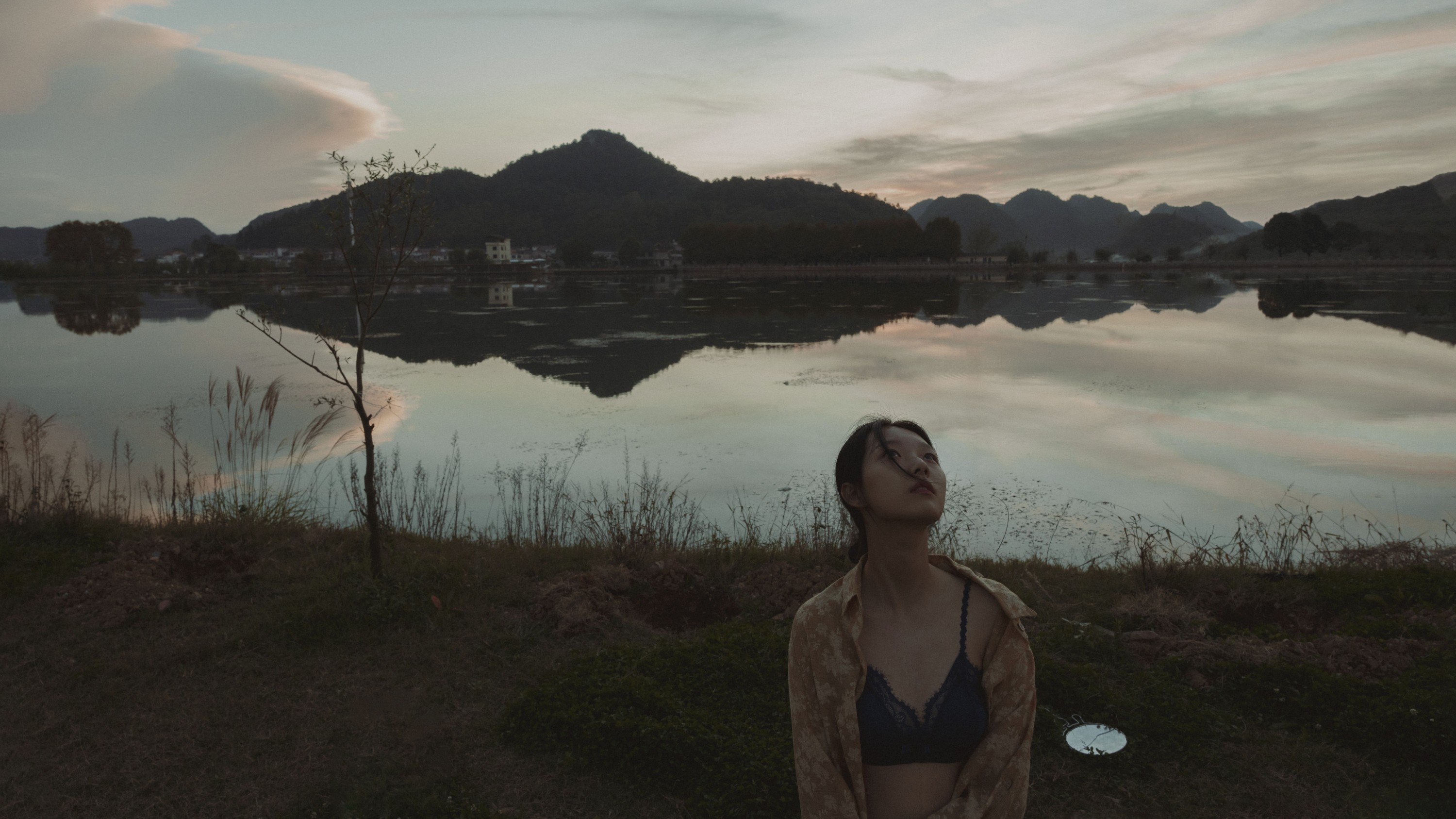 小胡 – 《繁花云雾伴晚霞》[23P]