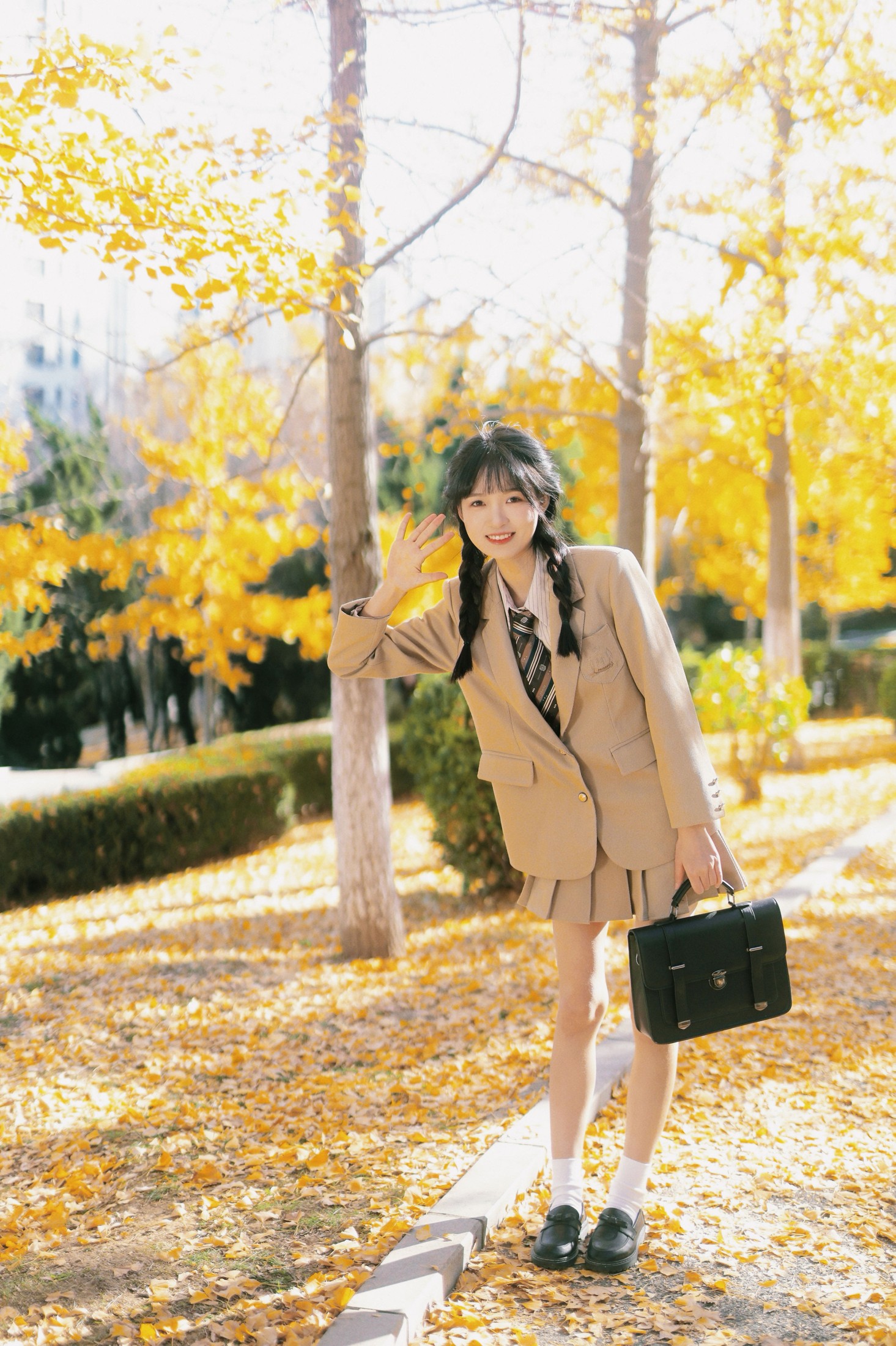 忍海部 – 《秋是银杏的颜色》[27P]