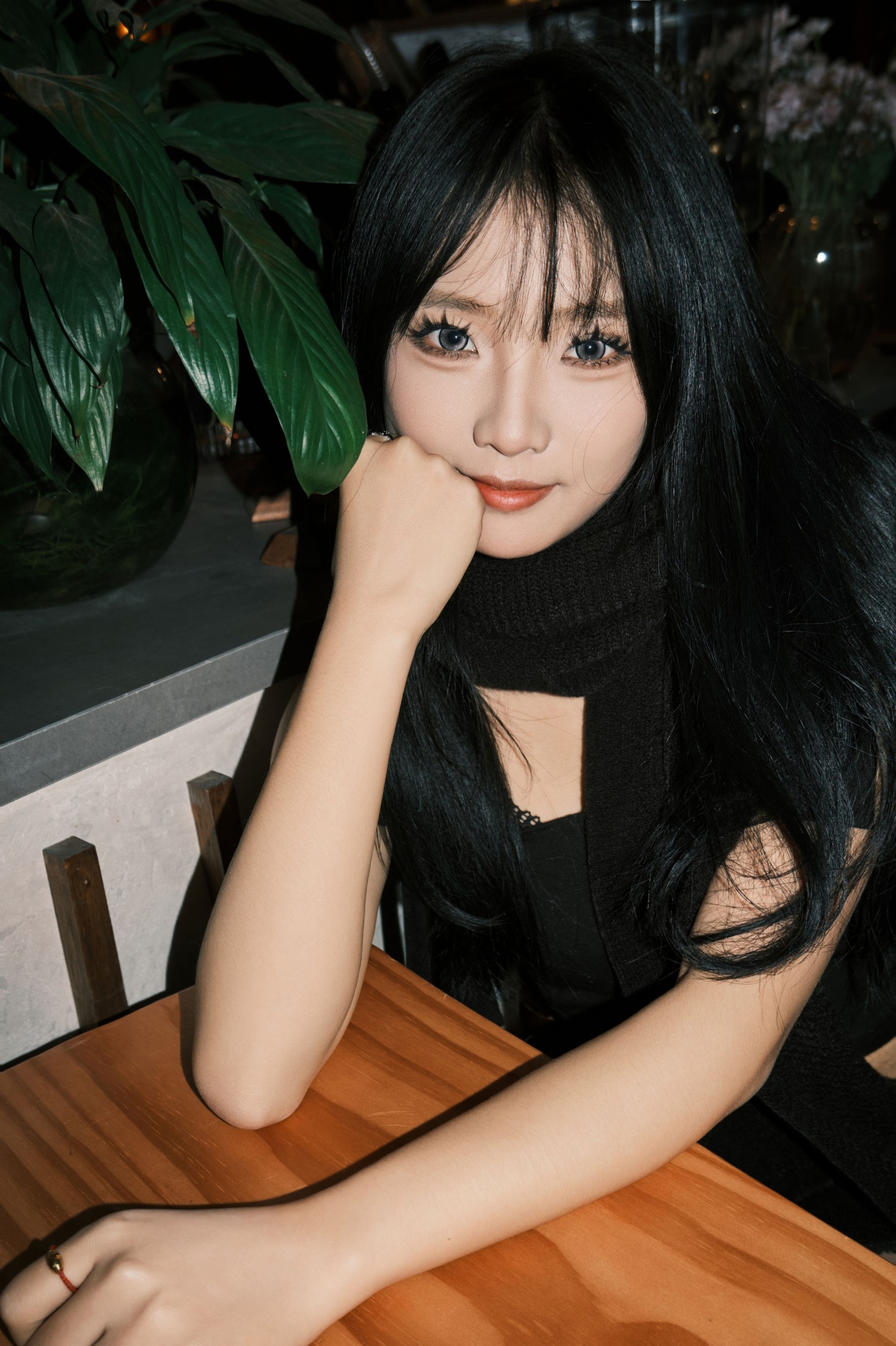 小猫 – 《咖啡馆拍照》[24P]