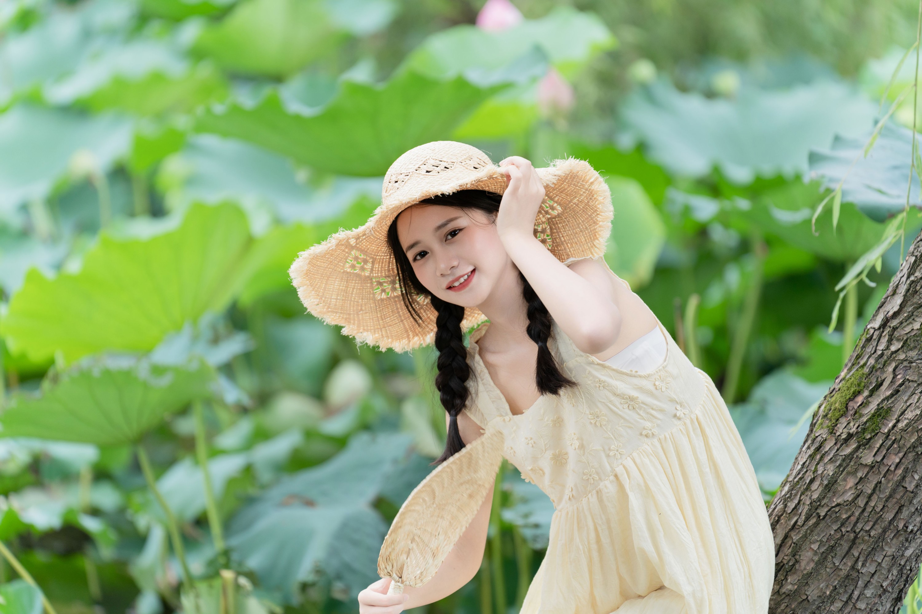 橙子舒 – 《炎炎夏日 荷花少女》[24P]