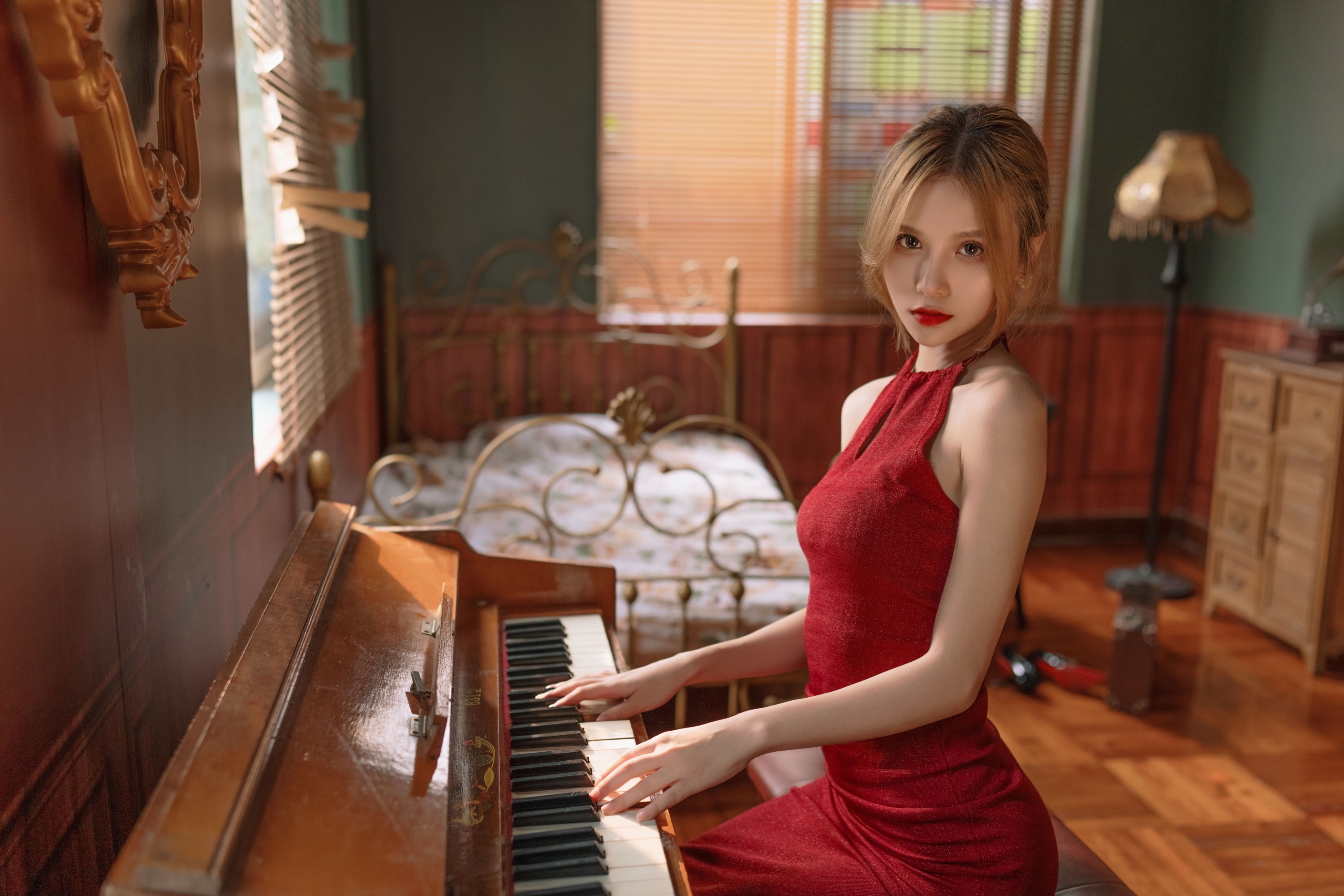 Gaia – 《红色诱惑》[54P]