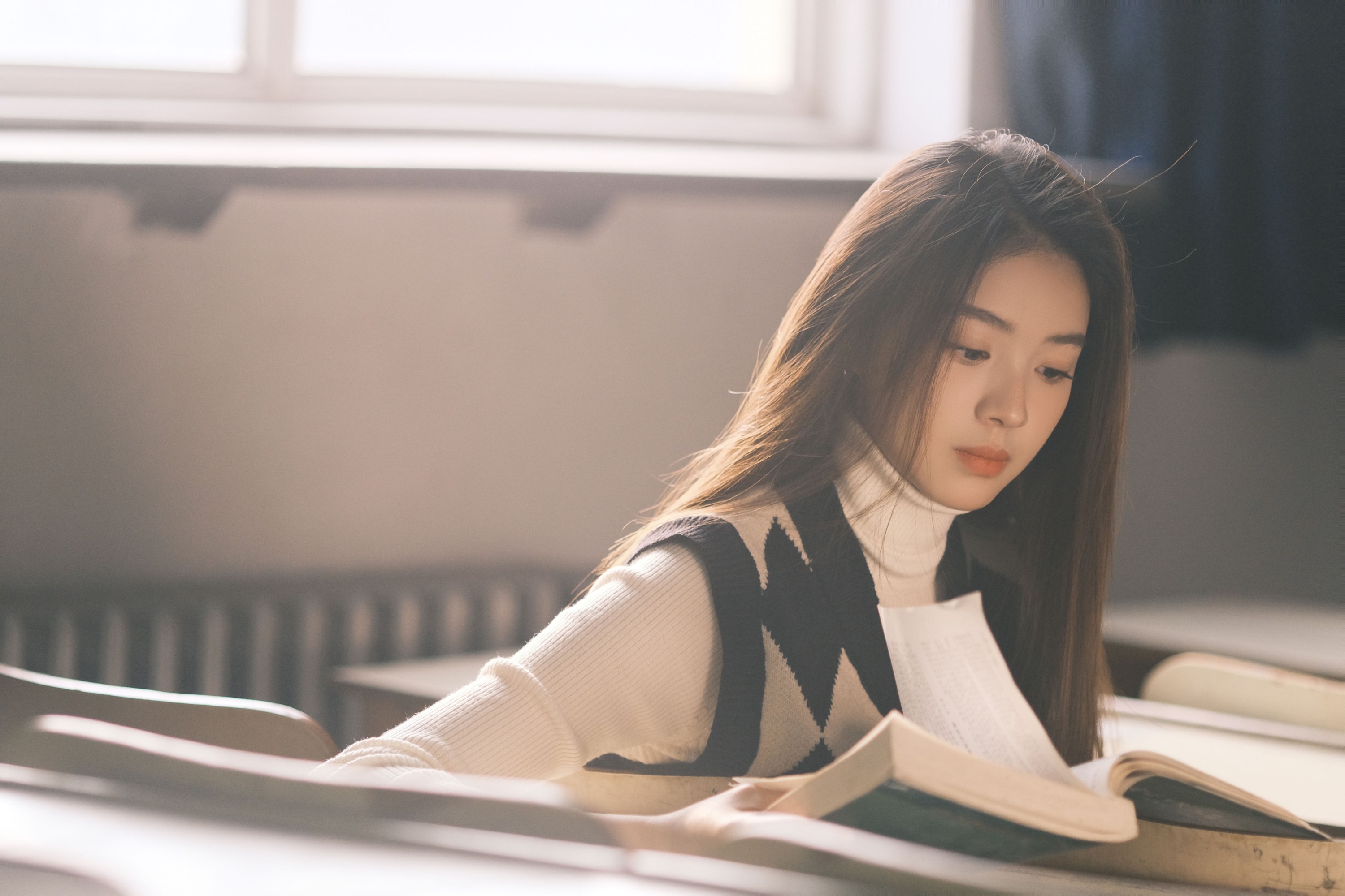 anieituj – 《教室的门》[22P]