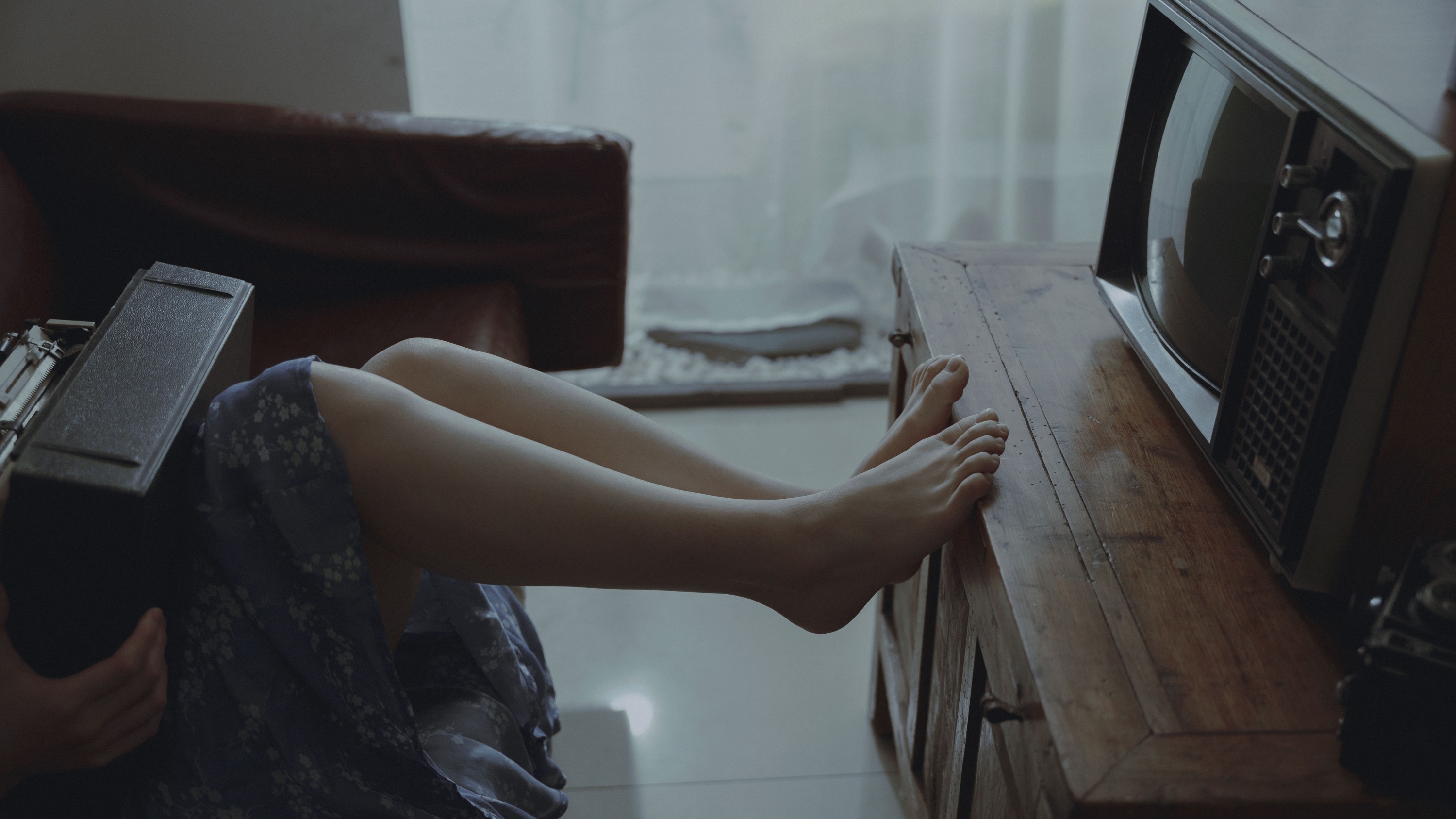 小叶 – 《裂缝中的光》[22P]