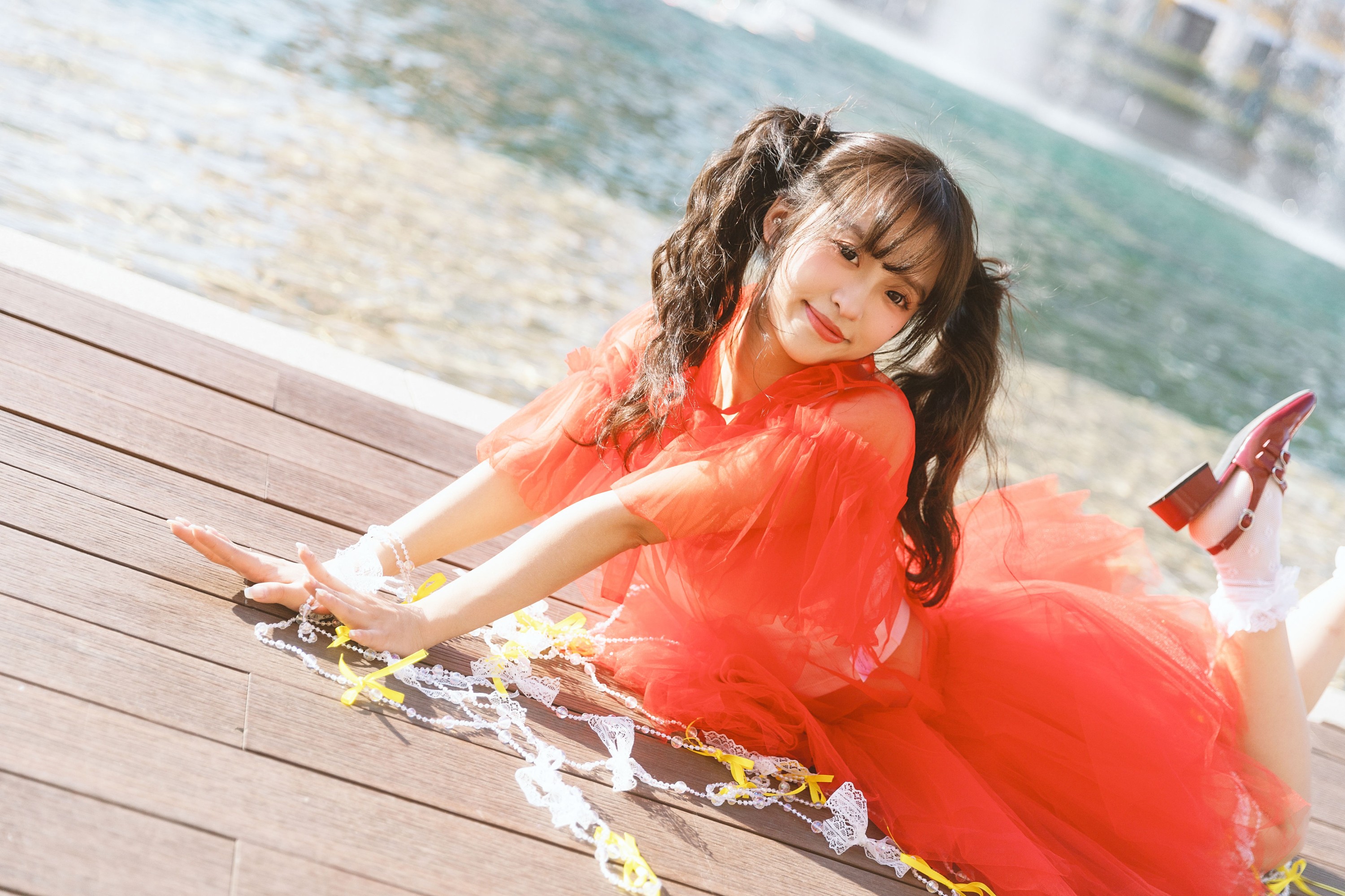 王可爱偶尔不可爱 – 《red》[28P]