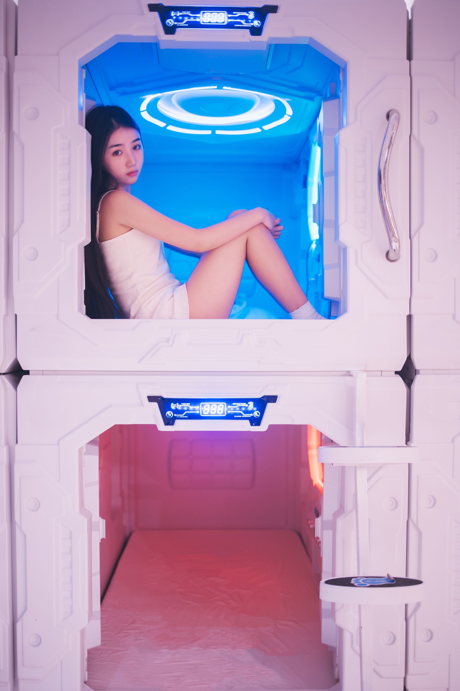 四月羊大冒险 – 《太空舱》[27P]