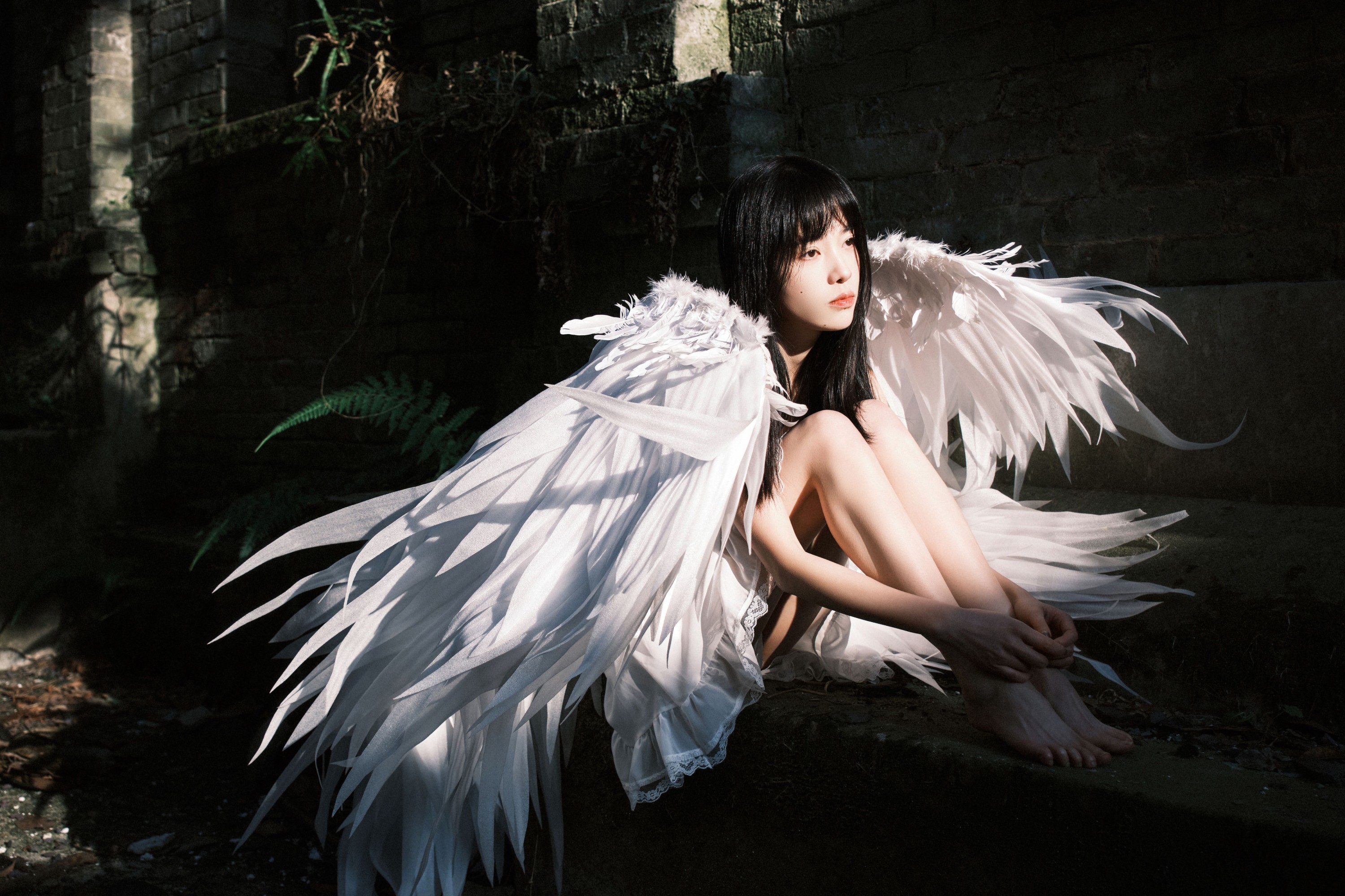 小松麻奈 – 《废墟天使》[38P]