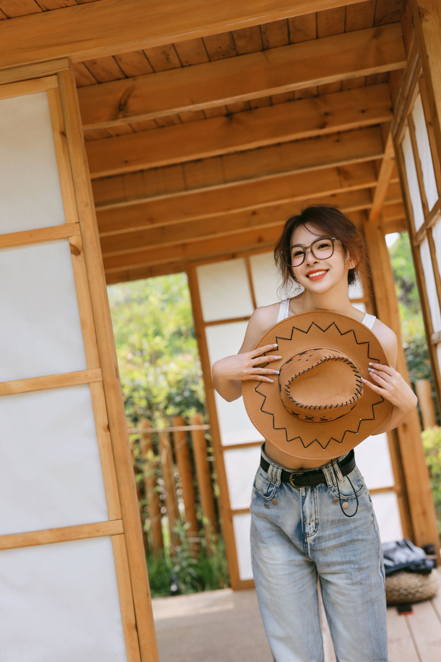 茜澜 – 《榻榻米上的玩耍》[33P]